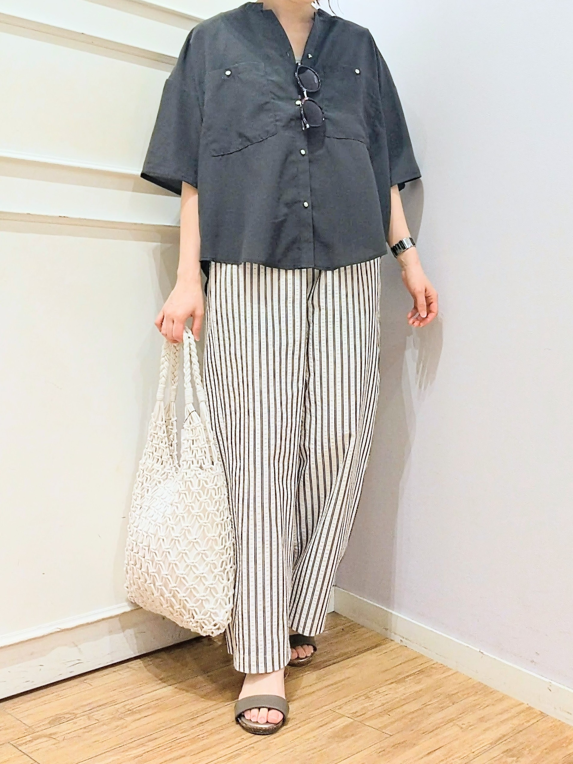 miomioさんの「SHOO･LA･RUE｜【洗濯機可/S-LL】大人の抜け感 ゆるっと5分袖シャツ」を使ったコーディネート