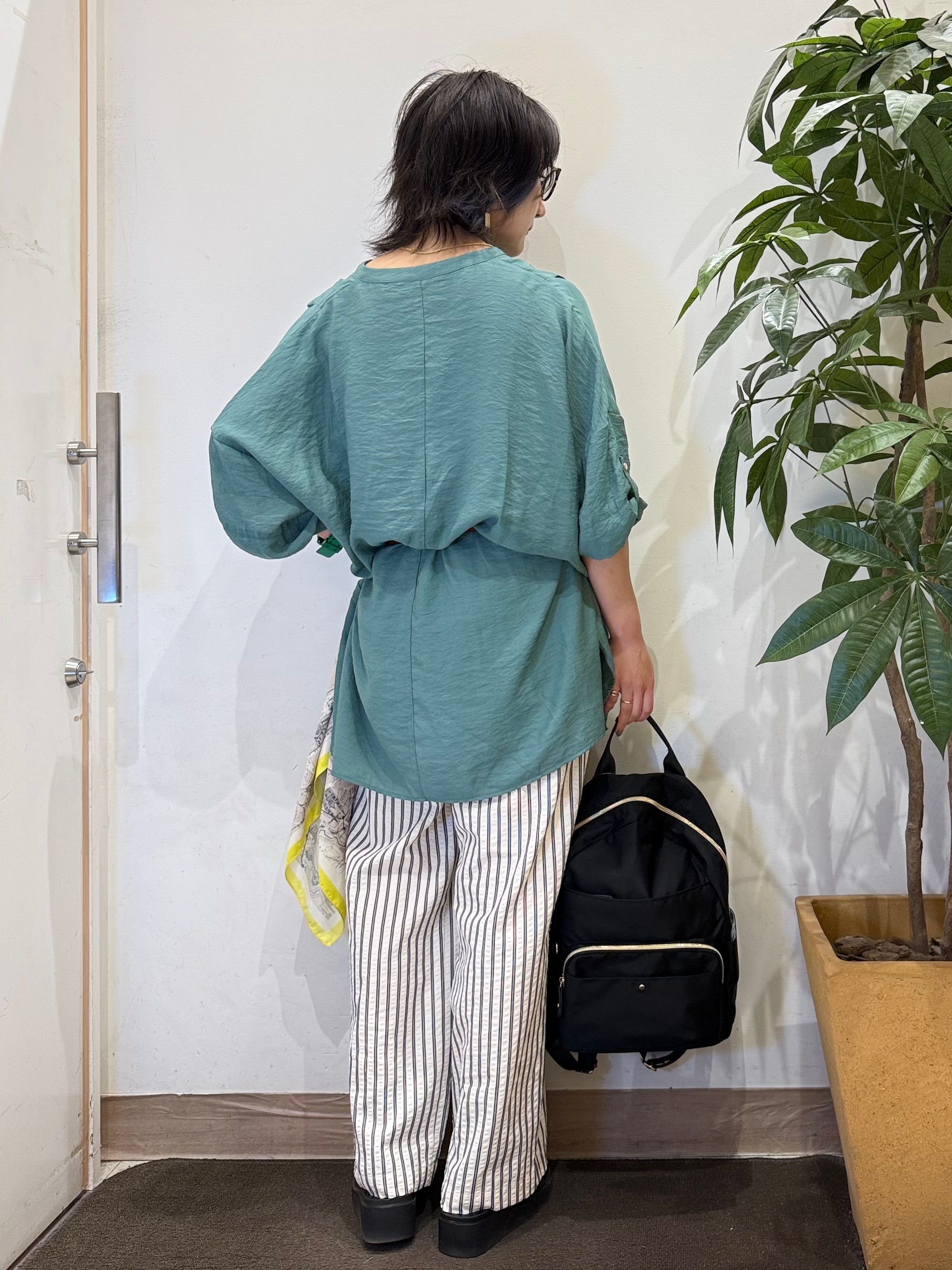 misakiさんの「SHOO･LA･RUE｜【ひんやり/S-LL/洗濯機可】体型カバー叶える 大人のゆるドルマンチュニック」を使ったコーディネート