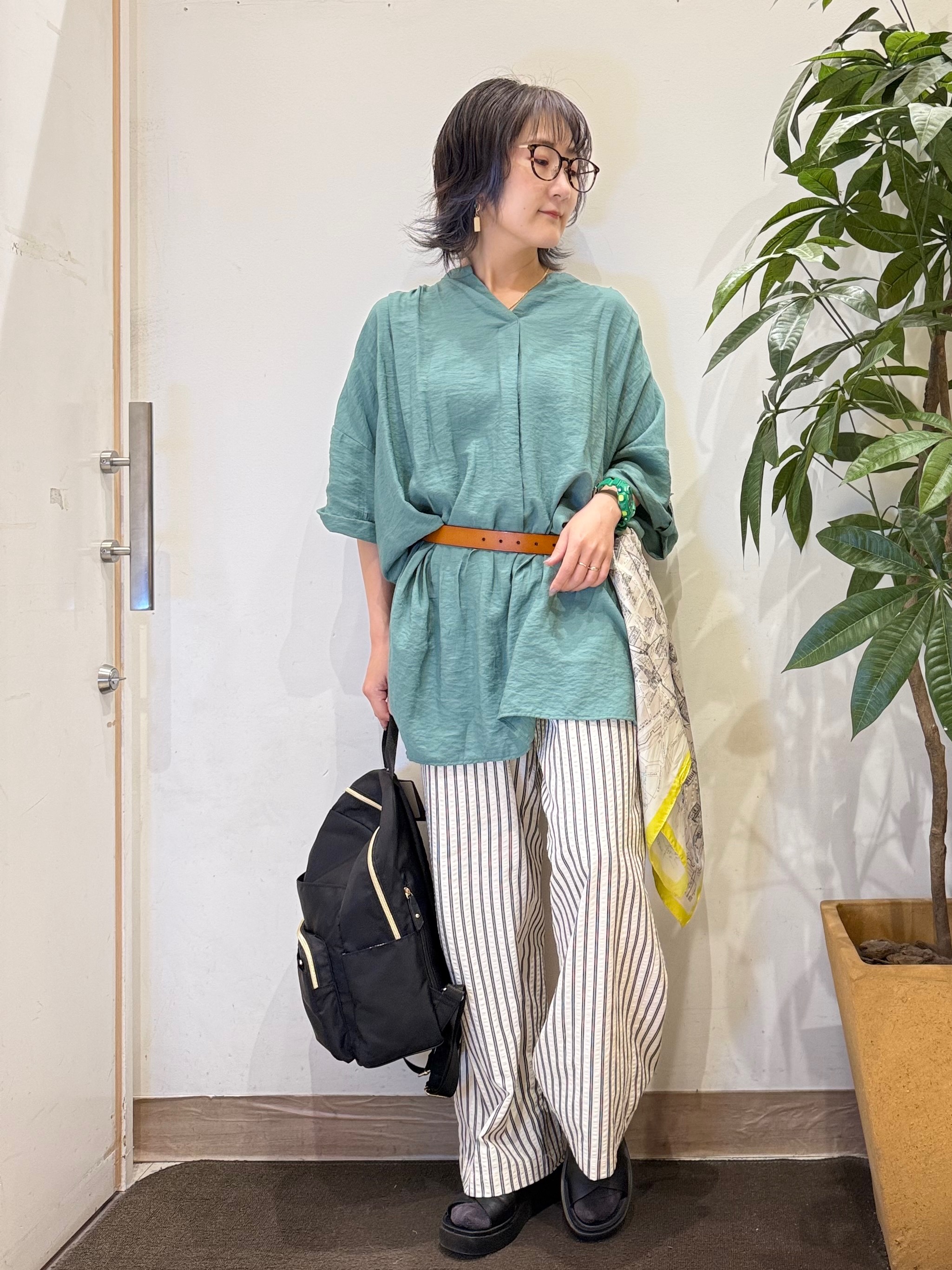 misakiさんの「SHOO･LA･RUE｜【ひんやり/S-LL/洗濯機可】体型カバー叶える 大人のゆるドルマンチュニック」を使ったコーディネート