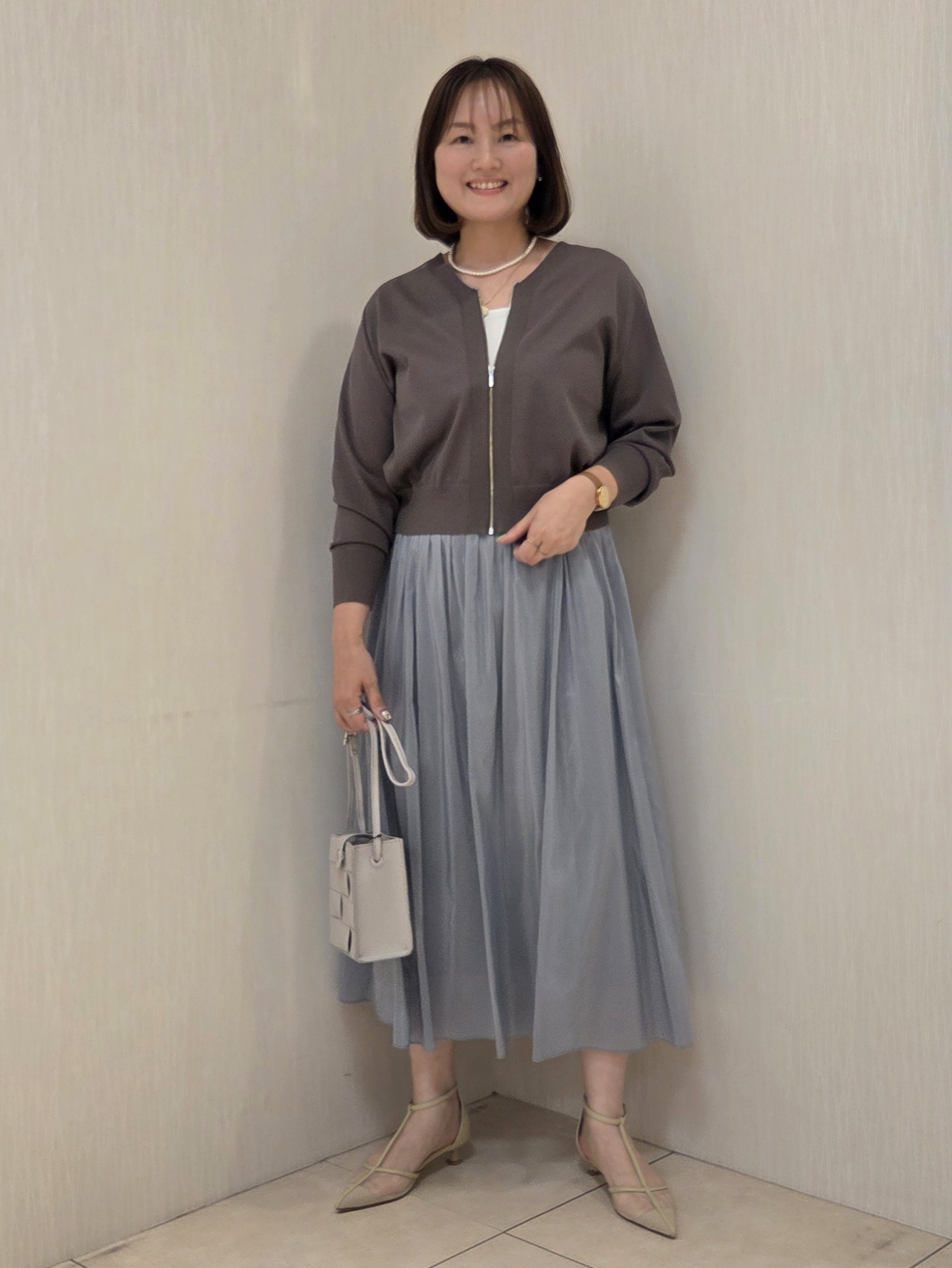 naokoさんの「UNTITLED｜【アンサンブル可/日除け・冷房対策】シアーレーヨンZIPカーディガン」を使ったコーディネート