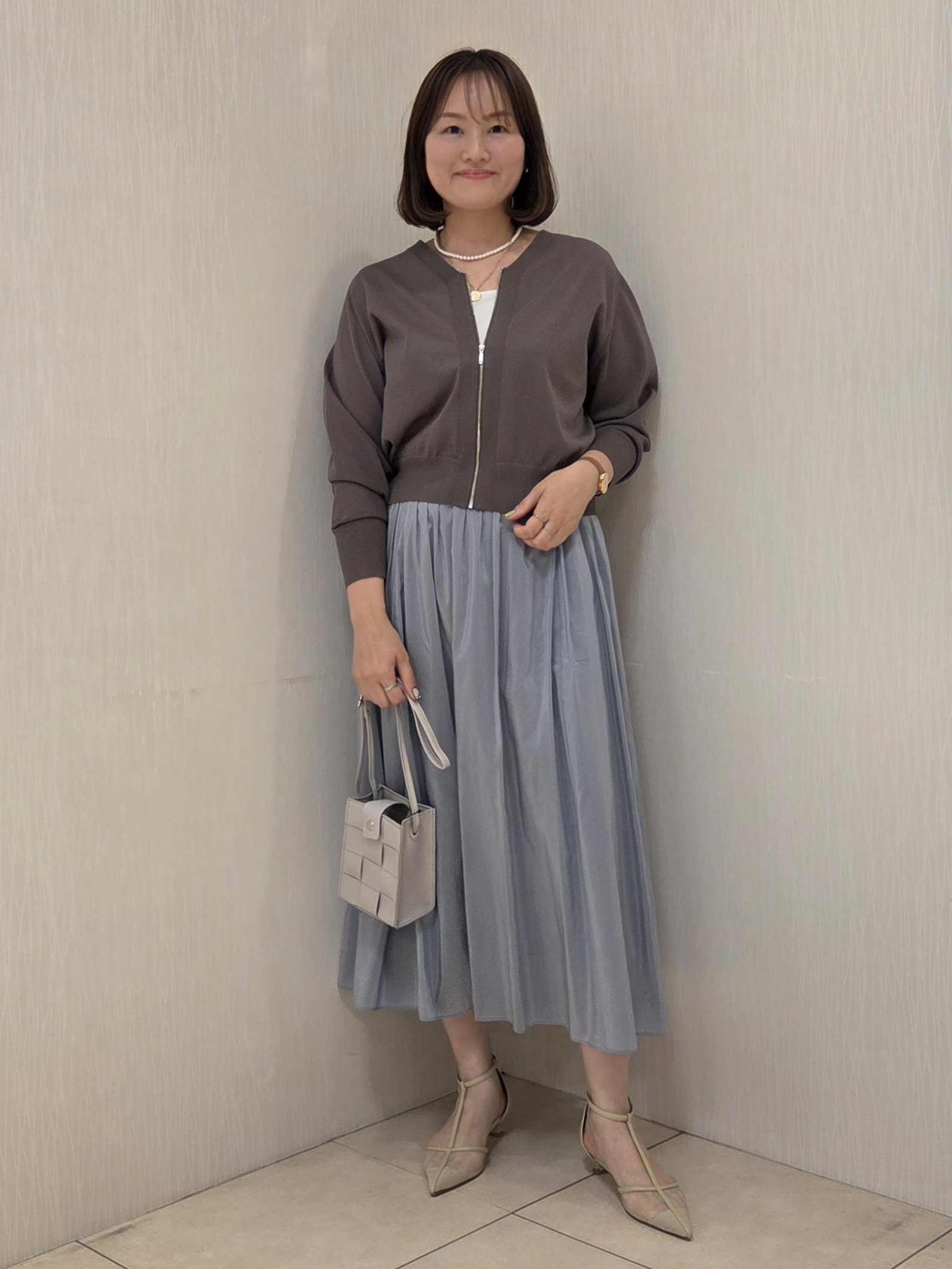 naokoさんの「UNTITLED｜【アンサンブル可/日除け・冷房対策】シアーレーヨンZIPカーディガン」を使ったコーディネート
