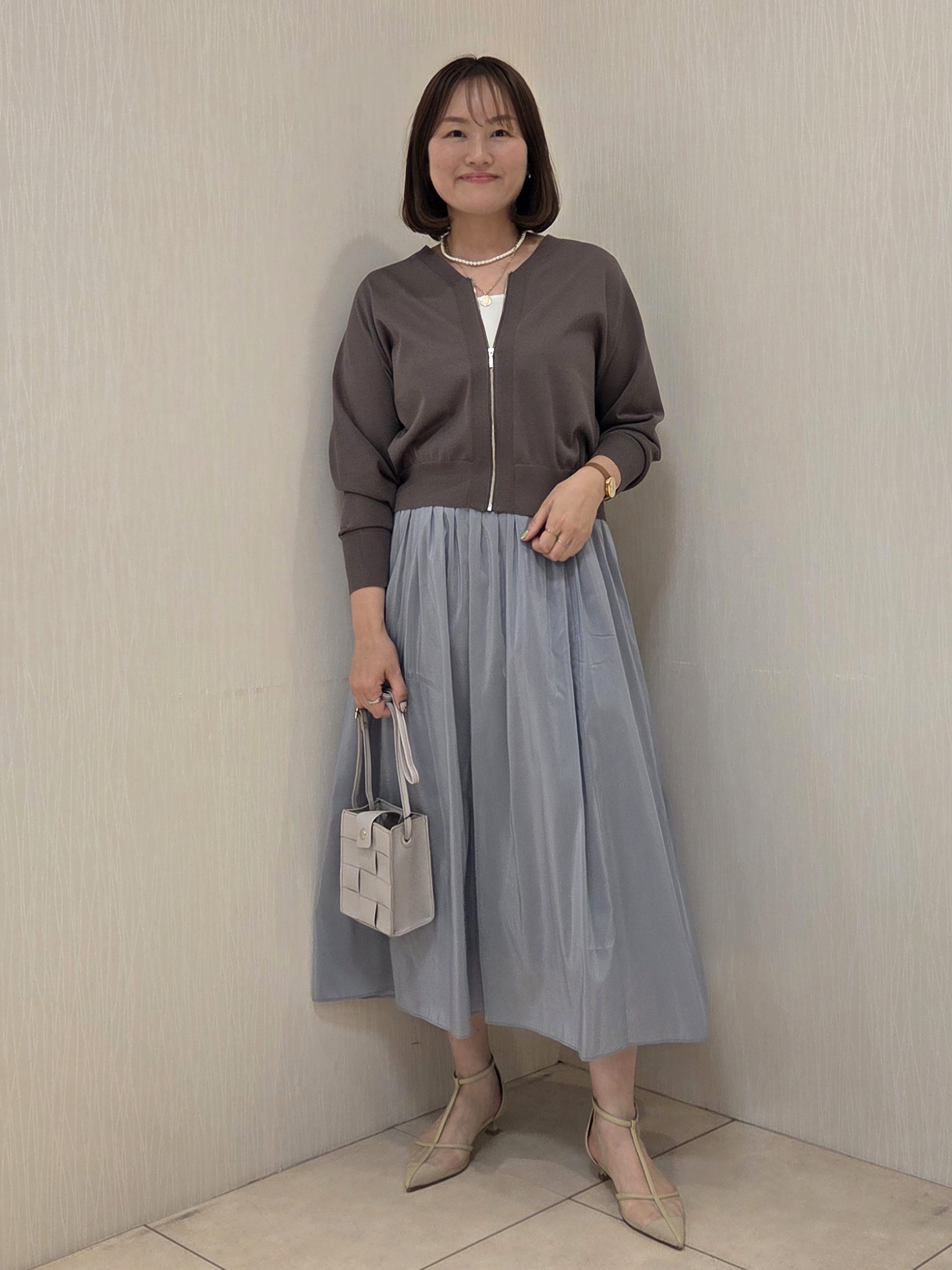 naokoさんの「UNTITLED｜【アンサンブル可/日除け・冷房対策】シアーレーヨンZIPカーディガン」を使ったコーディネート