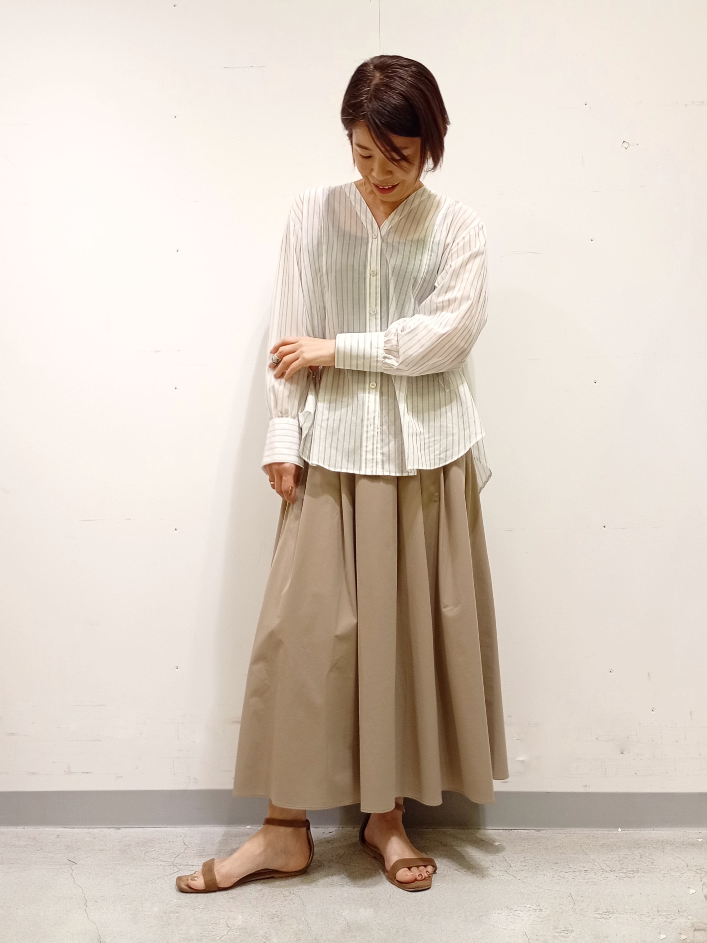 Kさんの「INDIVI｜【洗える／軽やか】無地＆ストライプ柄 切替タックブラウス」を使ったコーディネート