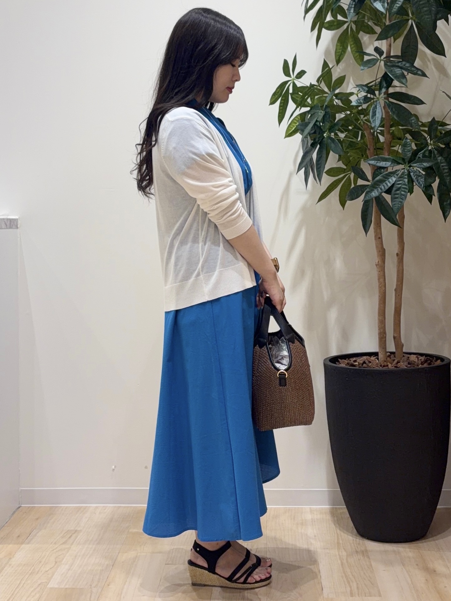 minamiさんの「grove｜高評価！【接触冷感／UVカットetc】ベーシックショートカーディガン」を使ったコーディネート