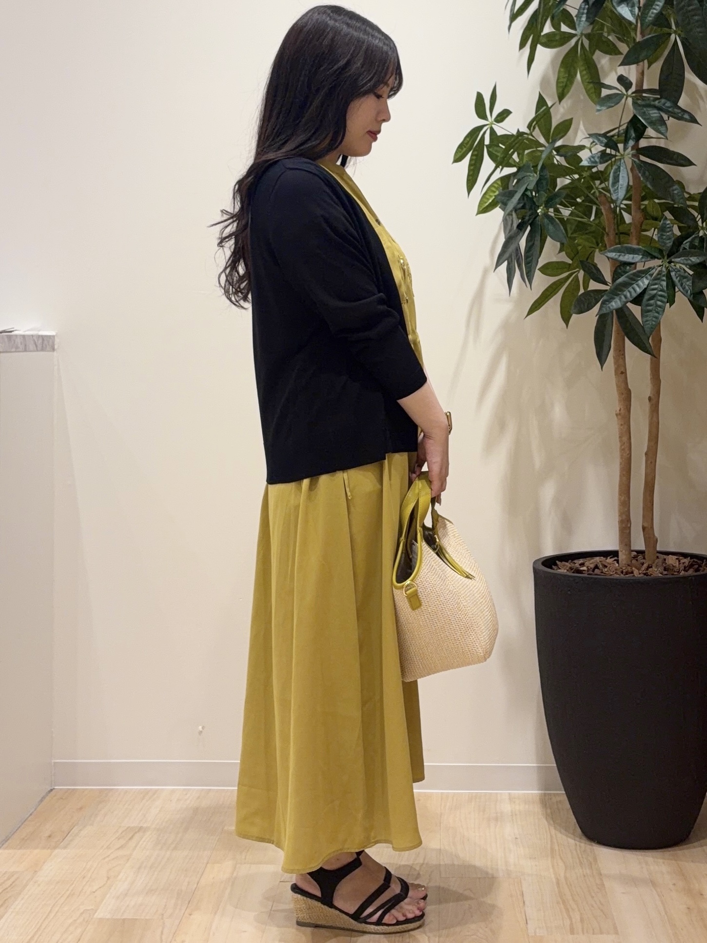 minamiさんの「grove｜高評価！【接触冷感／UVカットetc】ベーシックショートカーディガン」を使ったコーディネート