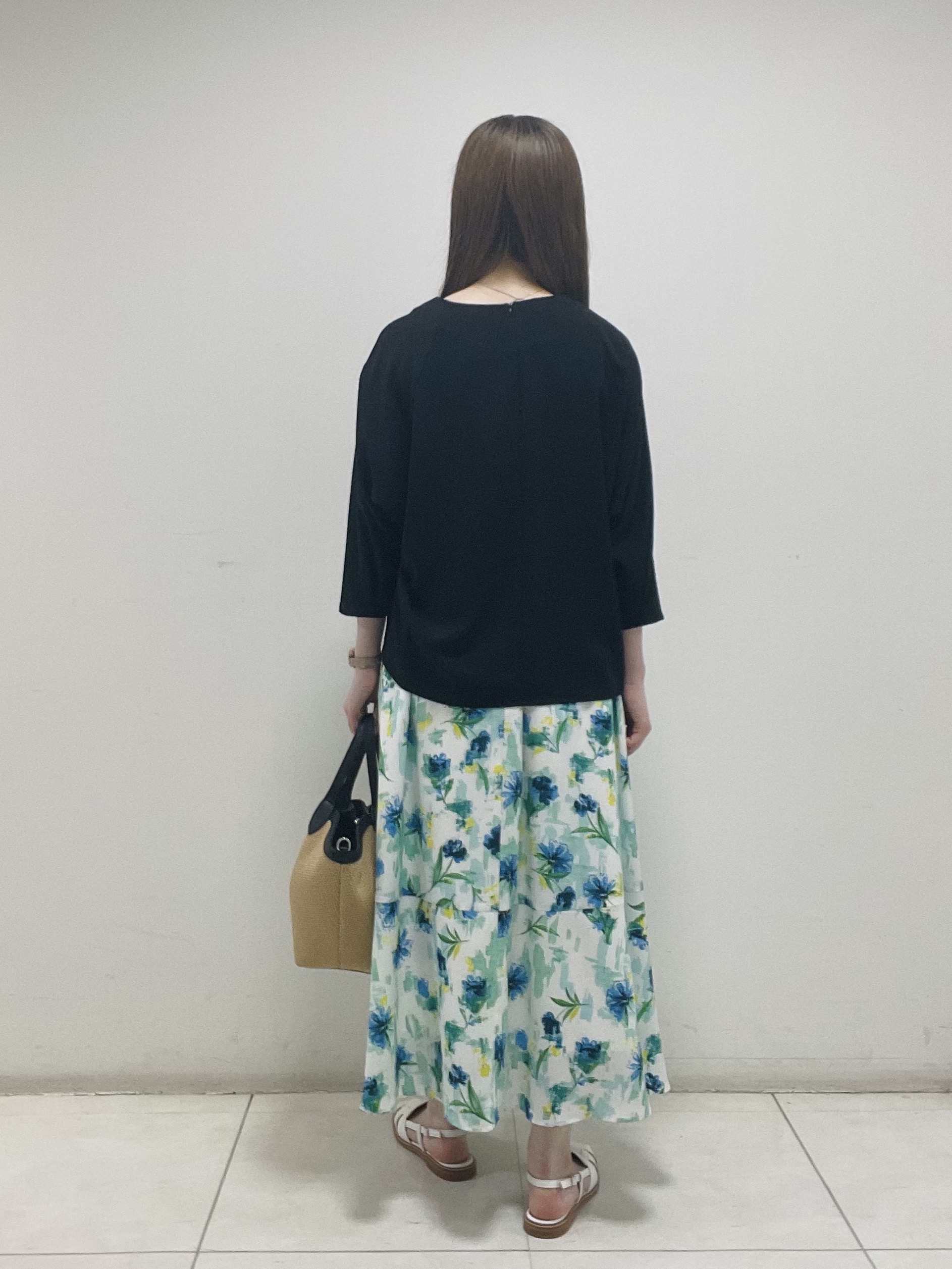 mさんの「INDIVI｜【さらに軽く軽快！／着る日傘】ドルマントップス」を使ったコーディネート
