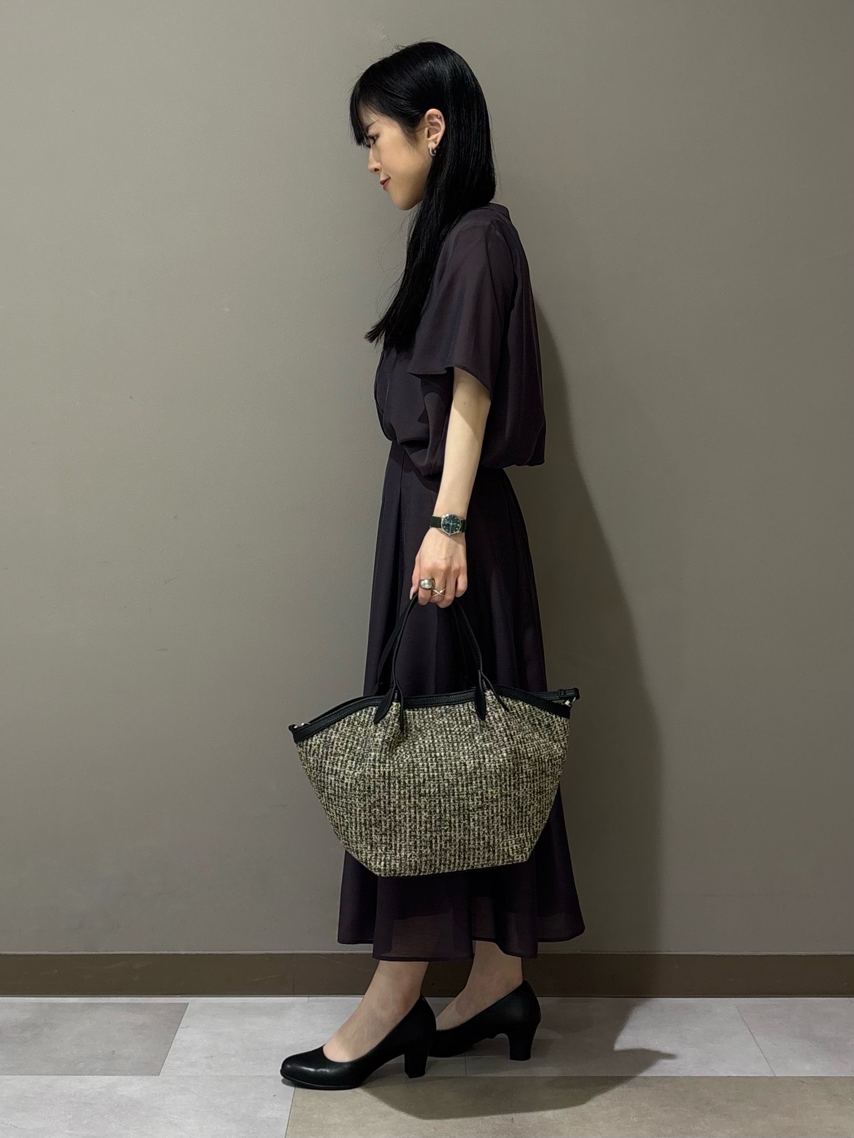 KEIKOさんの「INDIVI｜【接触冷感/洗える】シアーシャンブレーピンタックブラウス」を使ったコーディネート