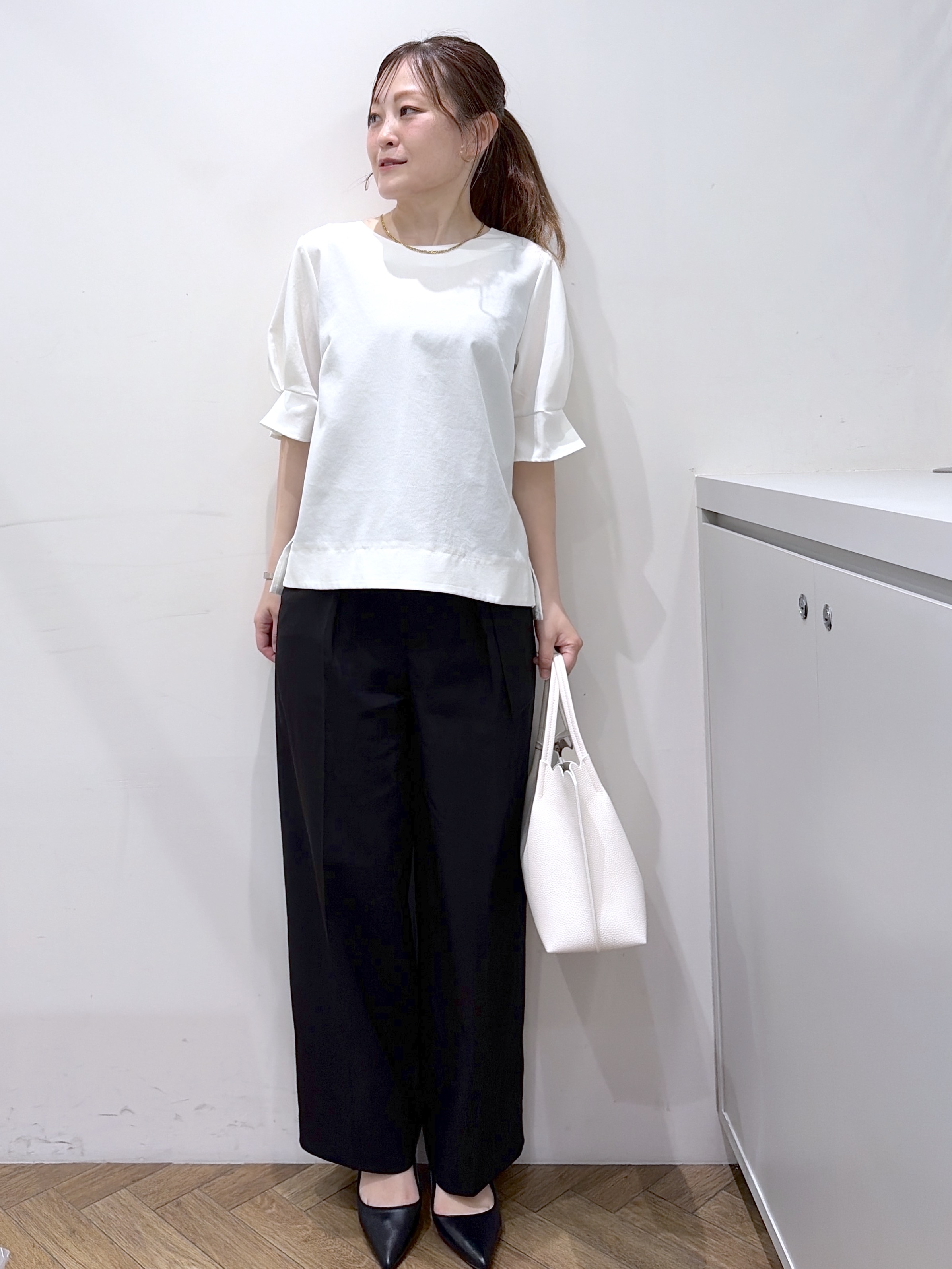 Junさんの「index｜【接触冷感】ビジューボタンカーディガン《抗ピリング／洗濯機OK》」を使ったコーディネート