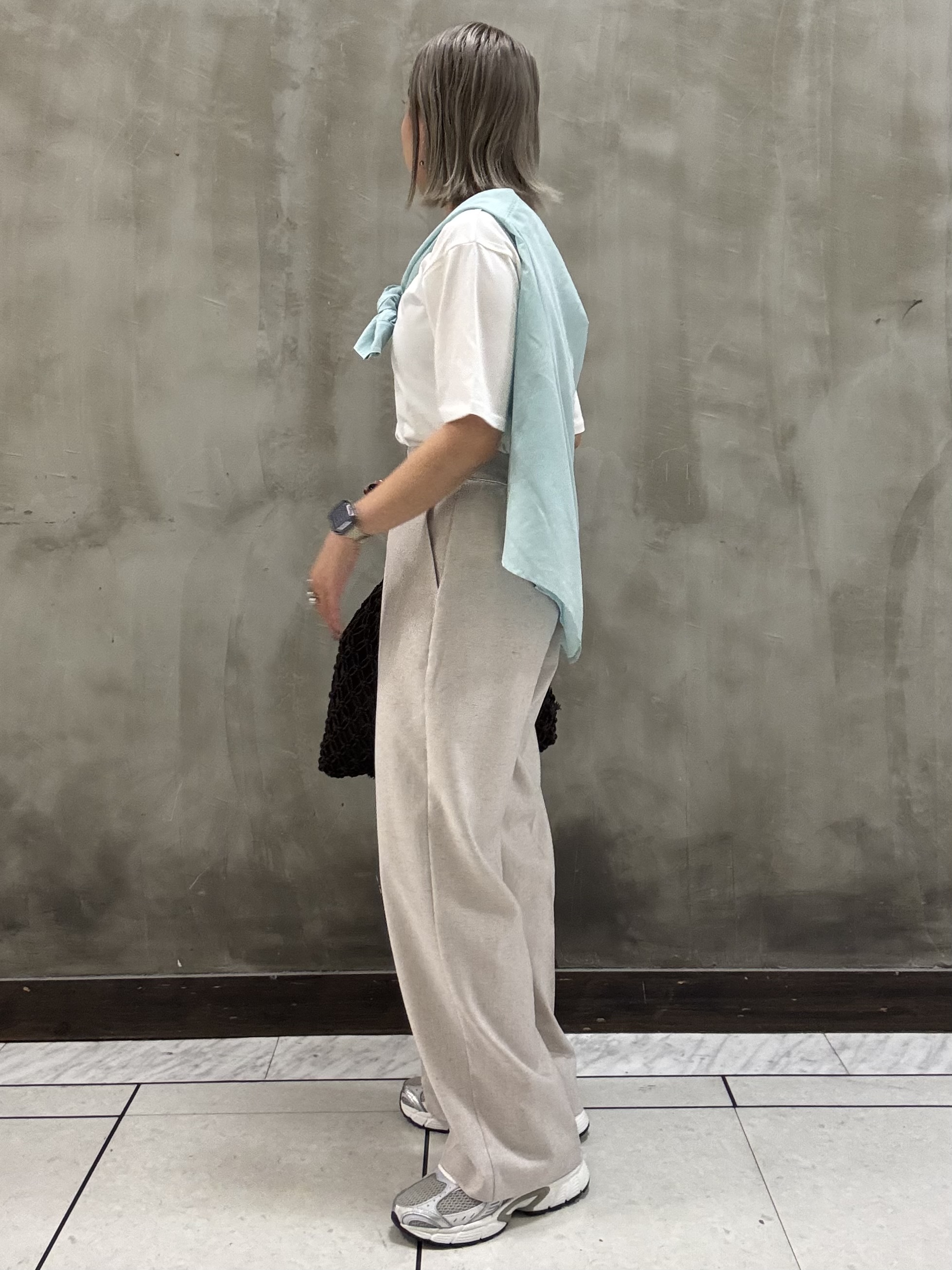 minaさんの「grove｜【洗濯機OK・ひんやり】朝晩の気温差に◎軽やかシアーシャツ」を使ったコーディネート