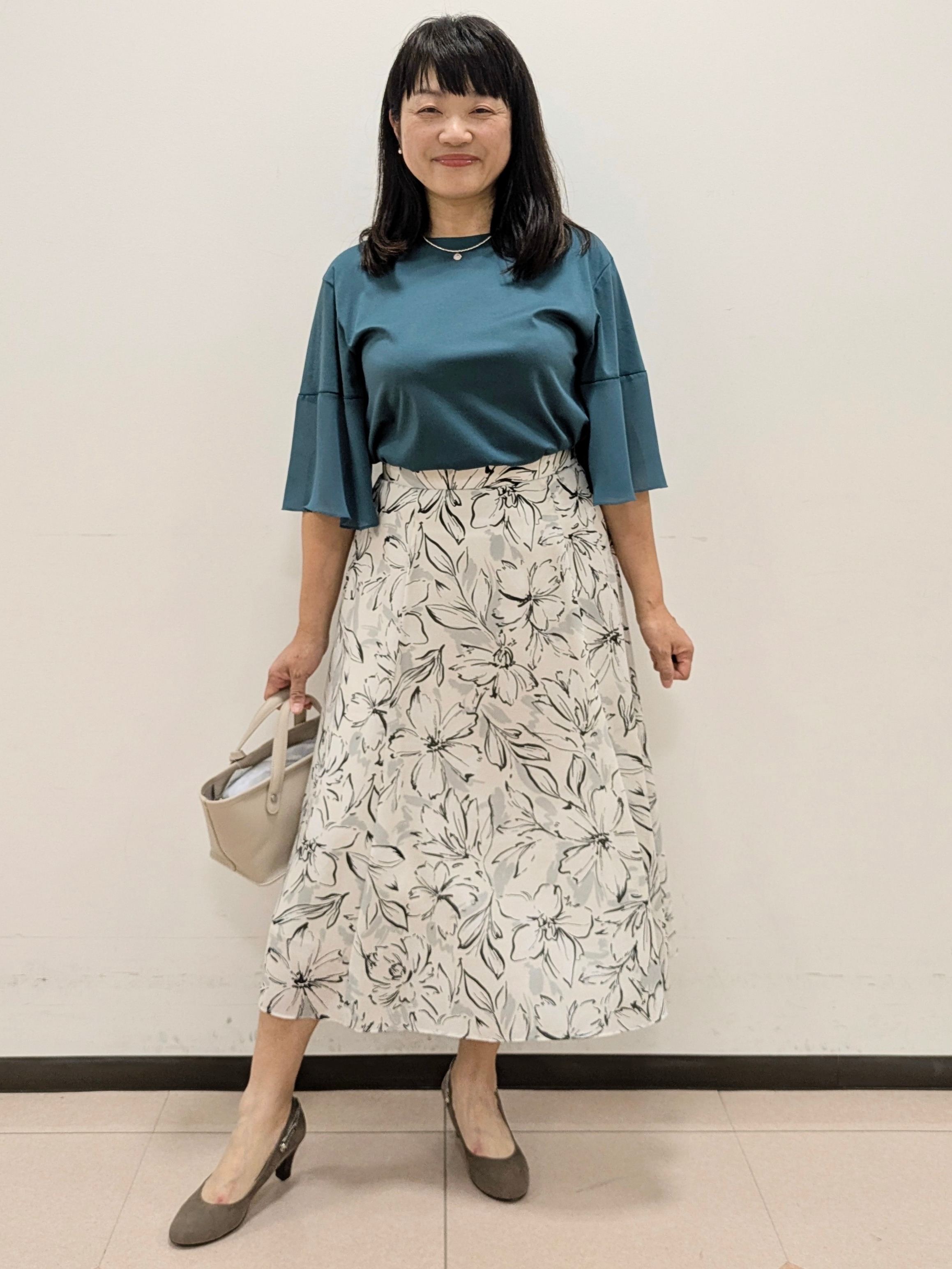ともさんの「UNTITLED｜【洗える/華奢見え】袖シアープルオーバー」を使ったコーディネート