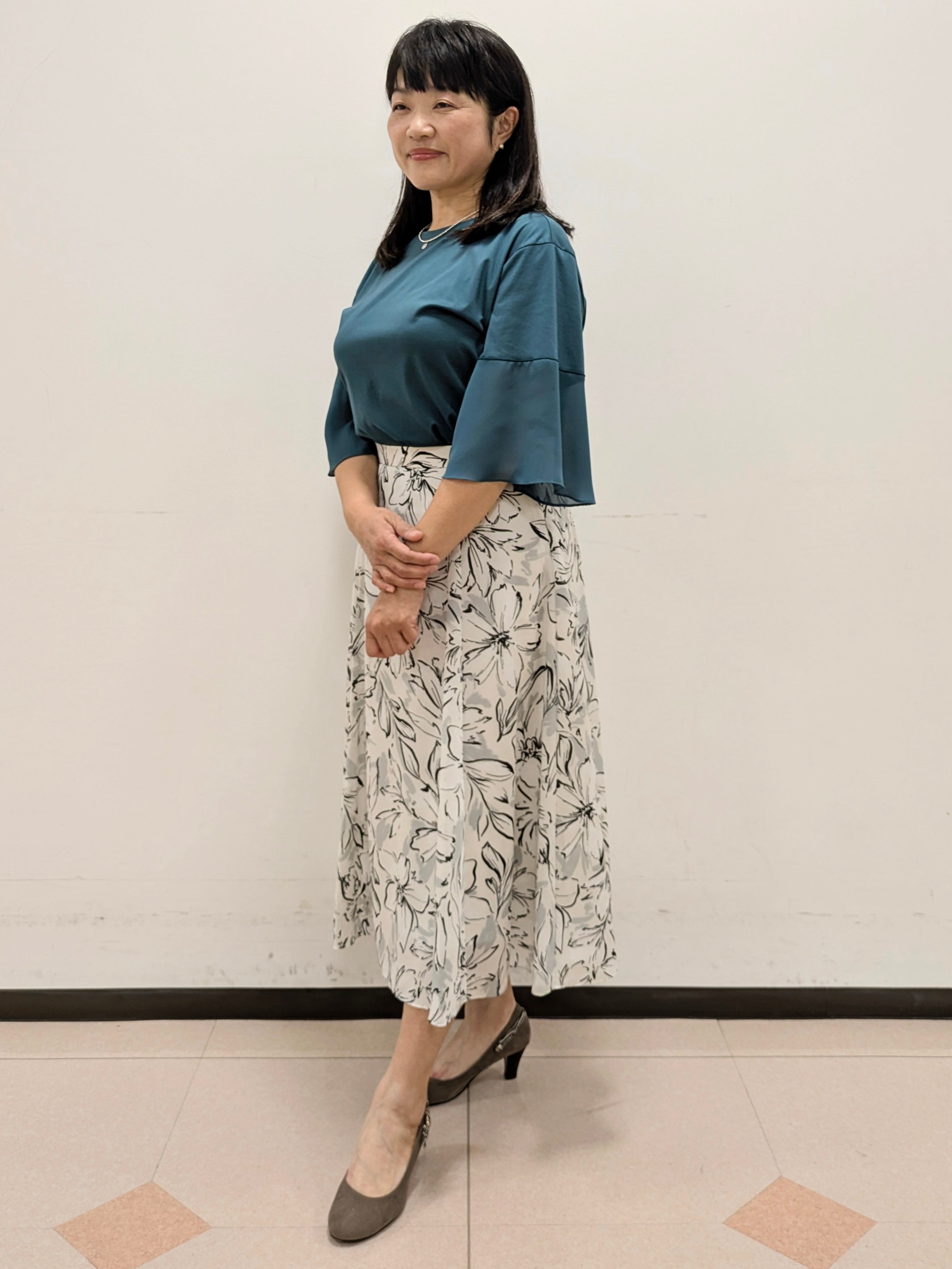 ともさんの「UNTITLED｜【洗える/華奢見え】袖シアープルオーバー」を使ったコーディネート