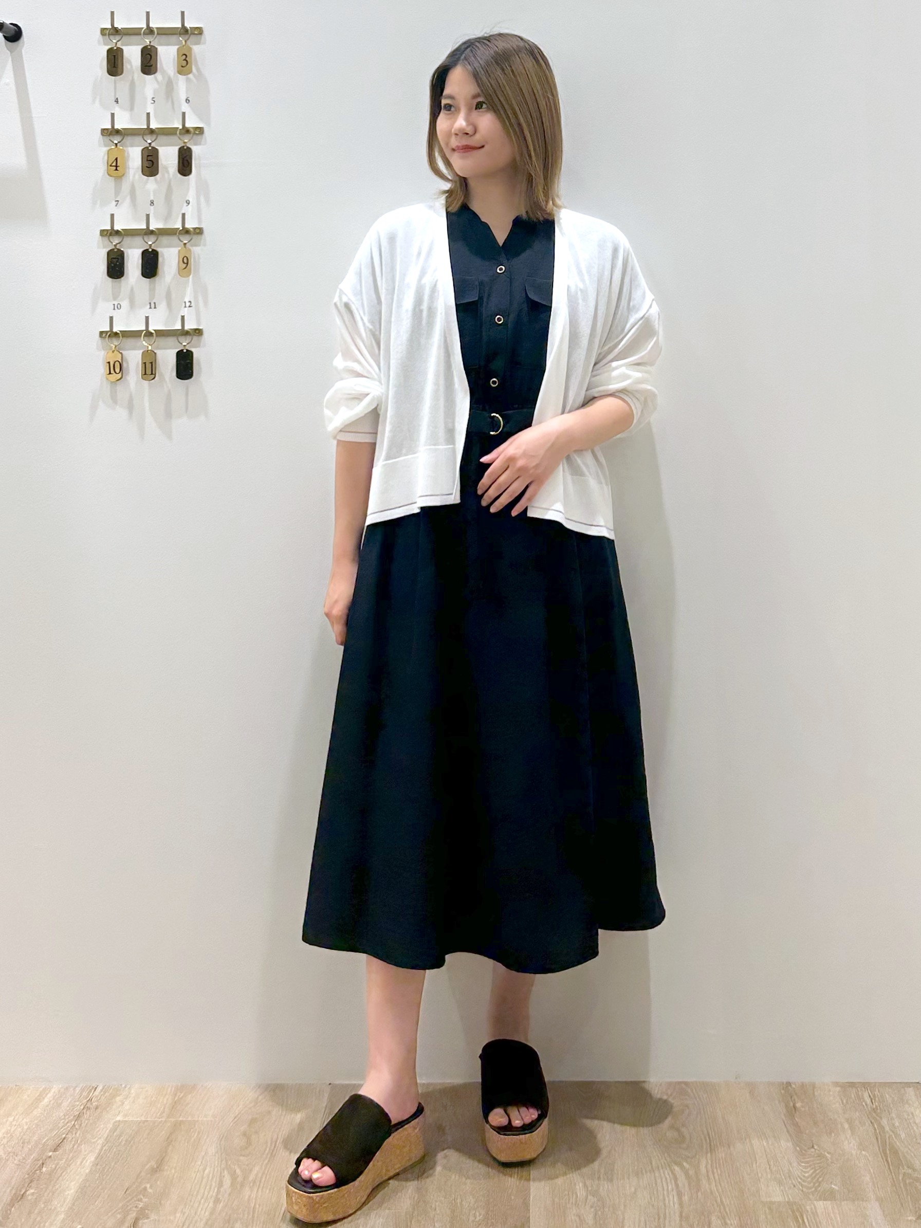 suzukaさんの「OPAQUE.CLIP｜【接触冷感】シアーショートトッパーカーディガン《洗濯機OK／抗ピル》」を使ったコーディネート