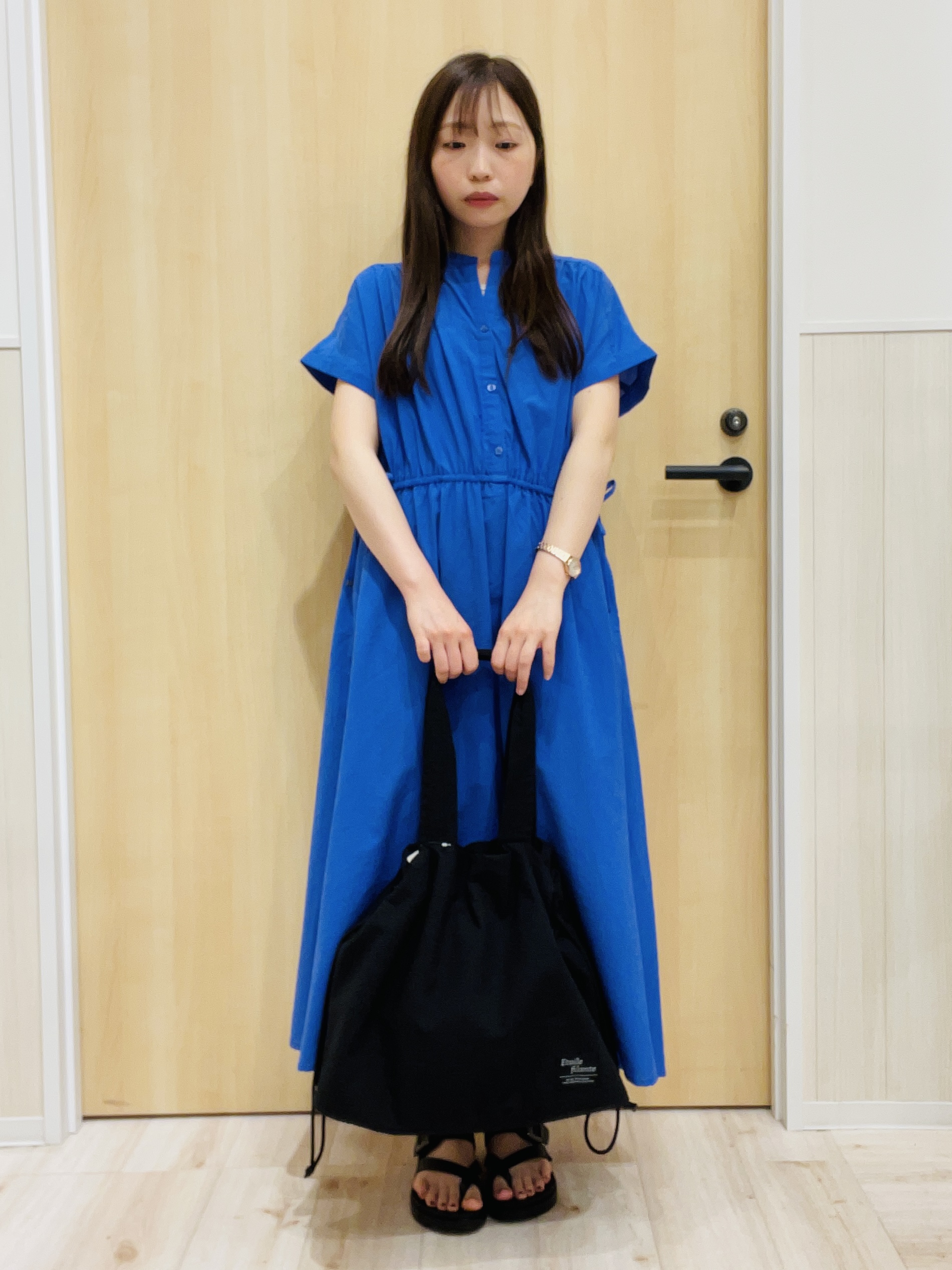 minamiさんの「SHOO･LA･RUE｜【ひんやり/UV/吸水速乾/洗濯機可】さらり快適 ギャザーリボンワンピース」を使ったコーディネート