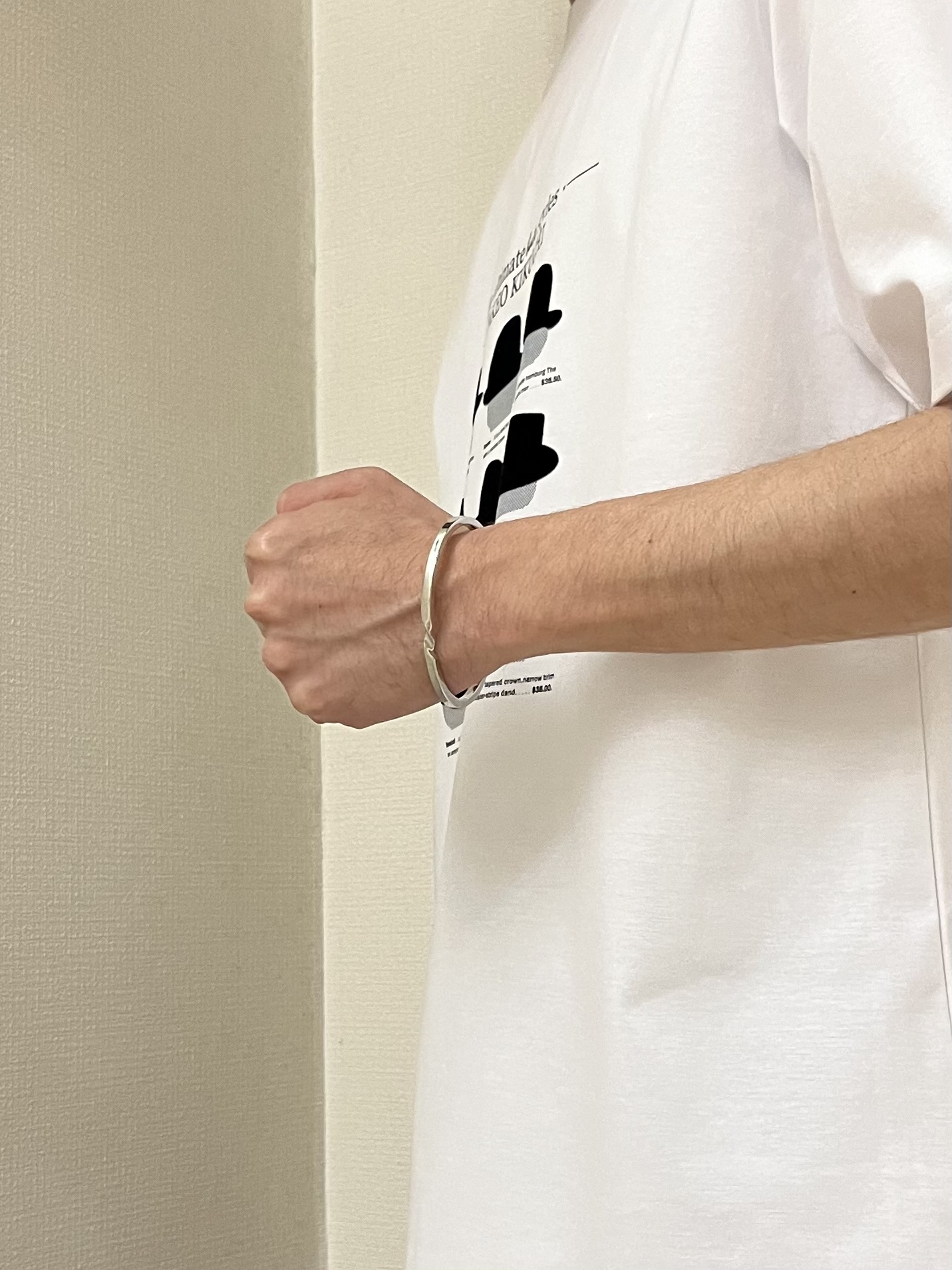 URAさんの「TAKEO KIKUCHI｜【BOWLER HAT LABEL】クールデオドラントジャージ ハットスタイルス 半袖Tシャツ」を使ったコーディネート