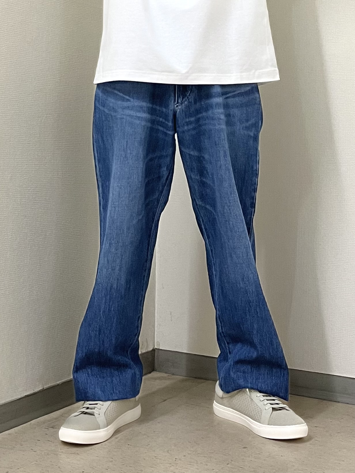 URAさんの「TAKEO KIKUCHI｜【BOWLER HAT LABEL】クールデオドラントジャージ ハットスタイルス 半袖Tシャツ」を使ったコーディネート