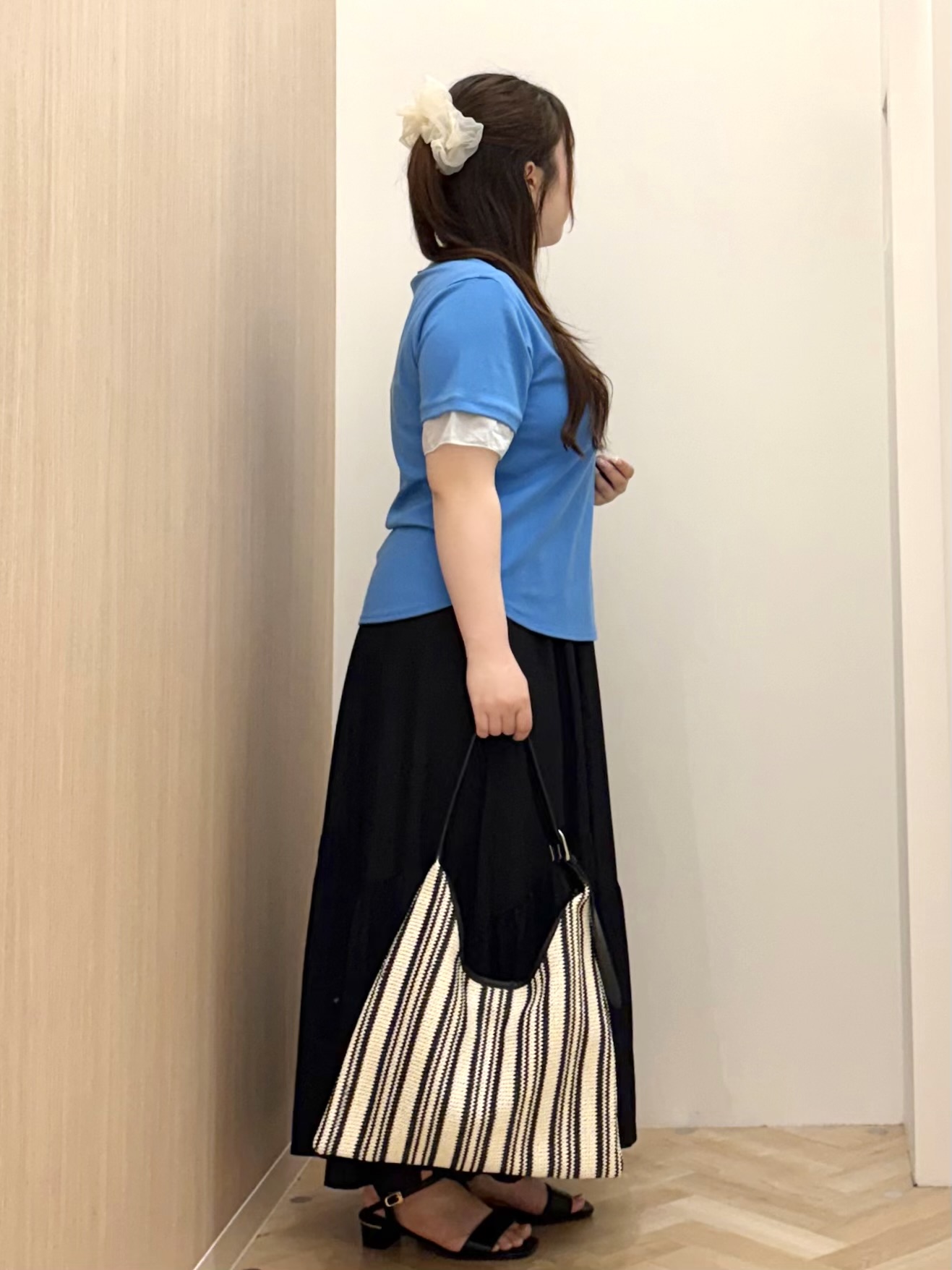 akariさんの「grove｜【二の腕カバー/UVカット・ひんやり】袖口シアースクエアネックTシャツ」を使ったコーディネート