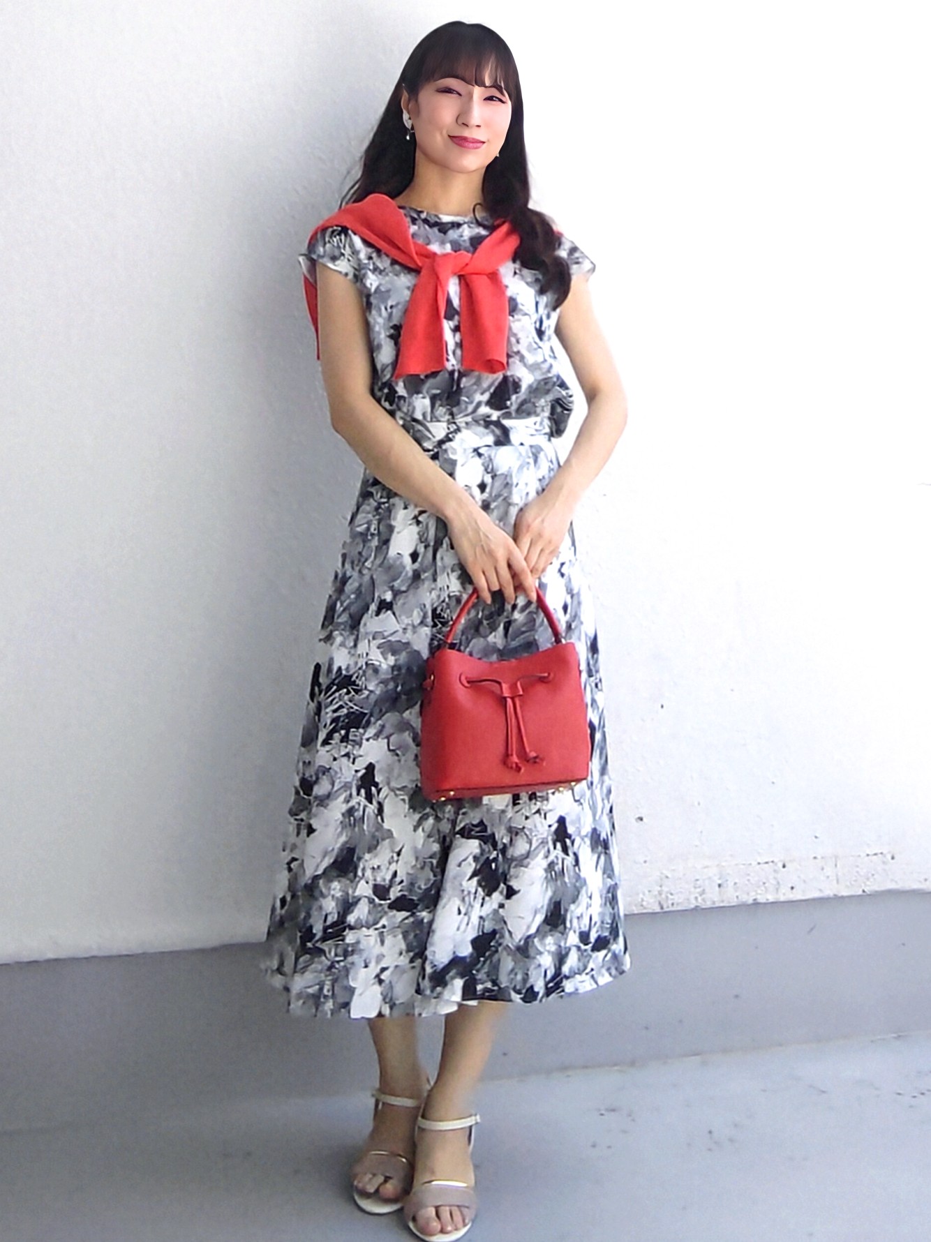 keinaさんの「SunaUna｜【手洗い可／日本製／セットアップ可】アート的プリントブラウス」を使ったコーディネート