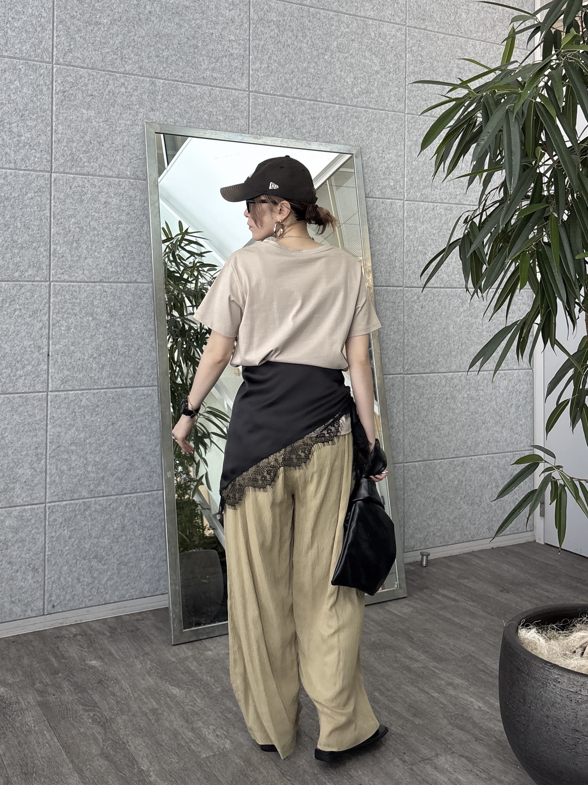 kotakiさんの「INDIVI｜ナンバリングTシャツ」を使ったコーディネート