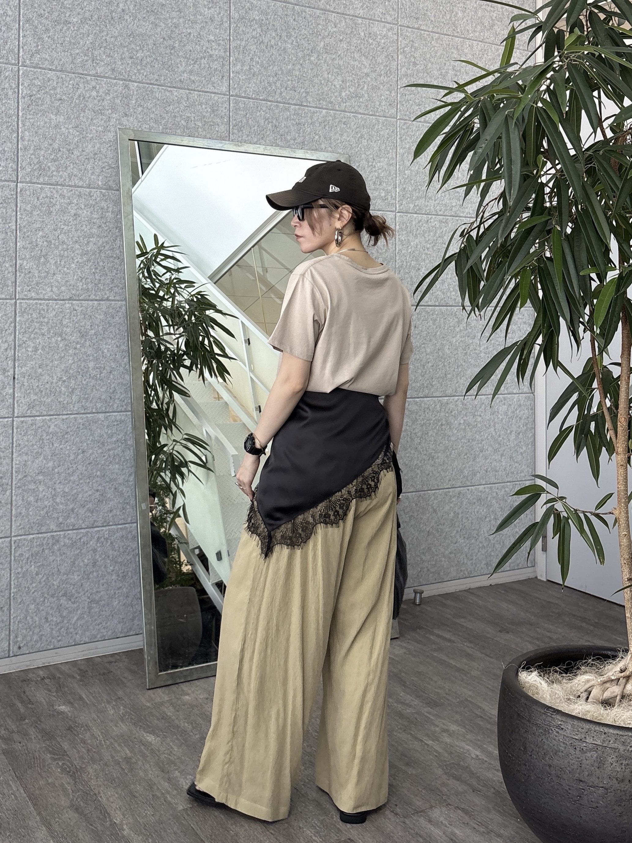 kotakiさんの「INDIVI｜ナンバリングTシャツ」を使ったコーディネート