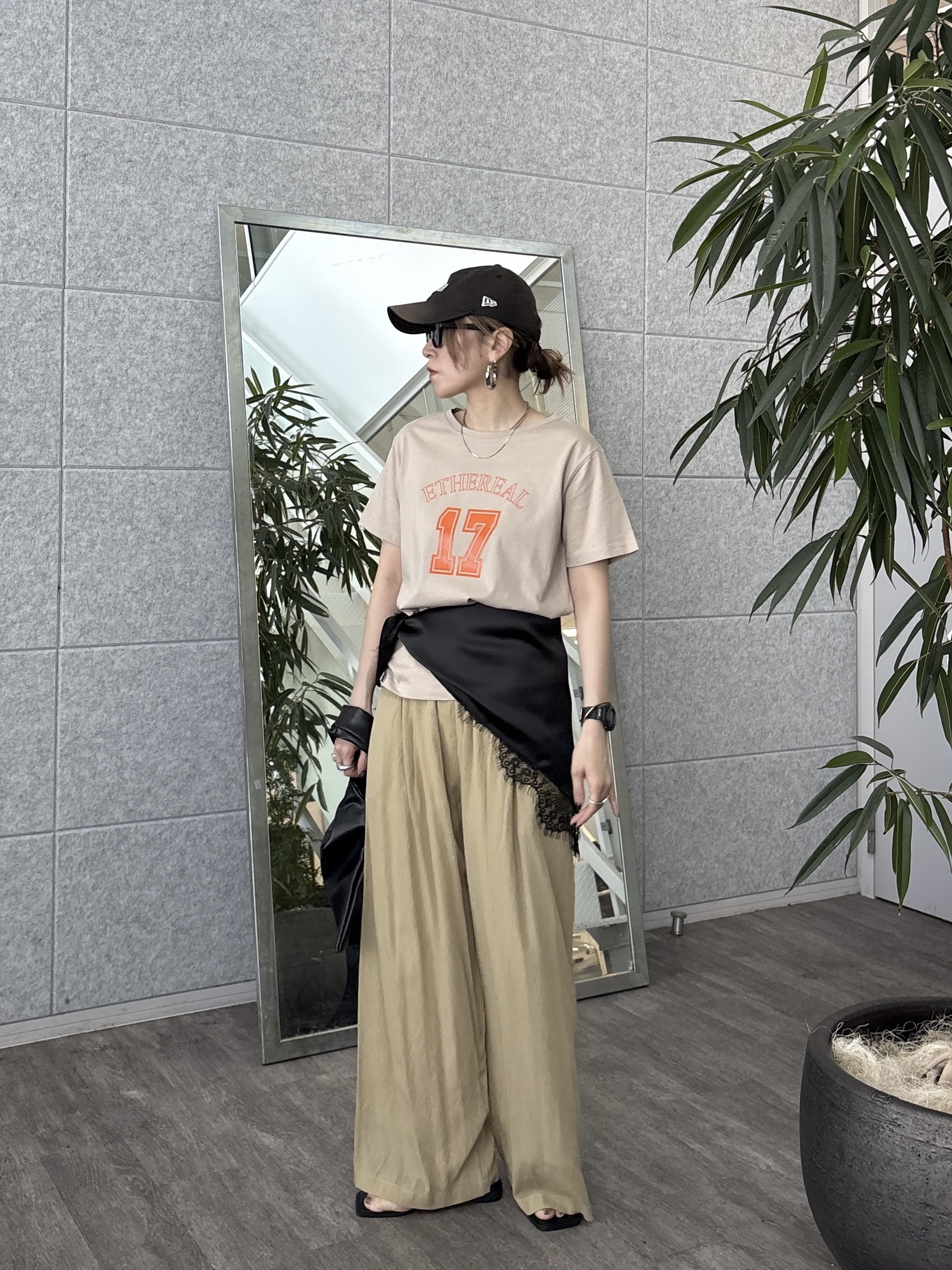 kotakiさんの「INDIVI｜ナンバリングTシャツ」を使ったコーディネート