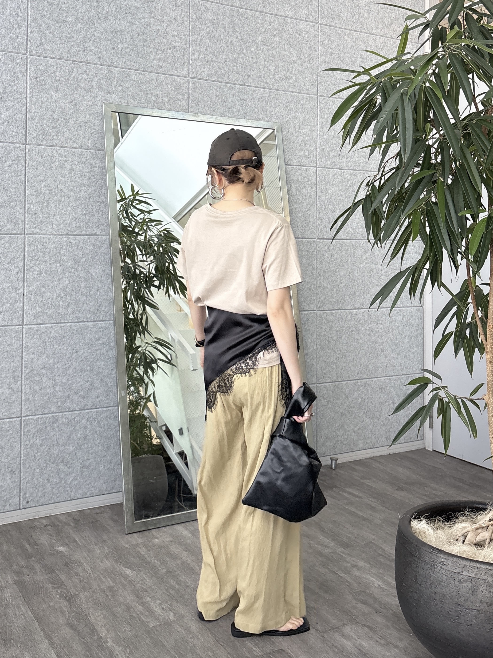 kotakiさんの「INDIVI｜ナンバリングTシャツ」を使ったコーディネート