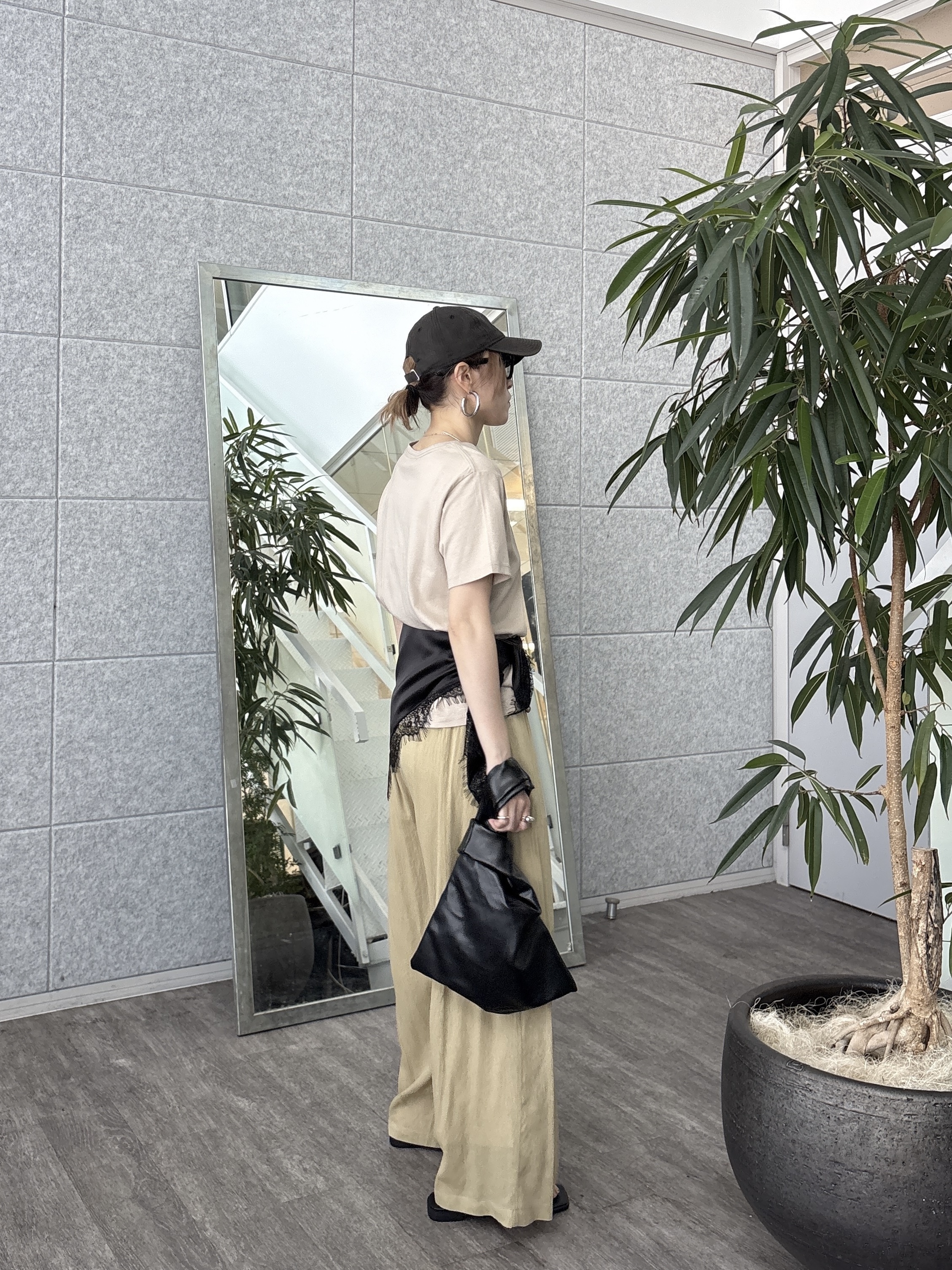 kotakiさんの「INDIVI｜ナンバリングTシャツ」を使ったコーディネート