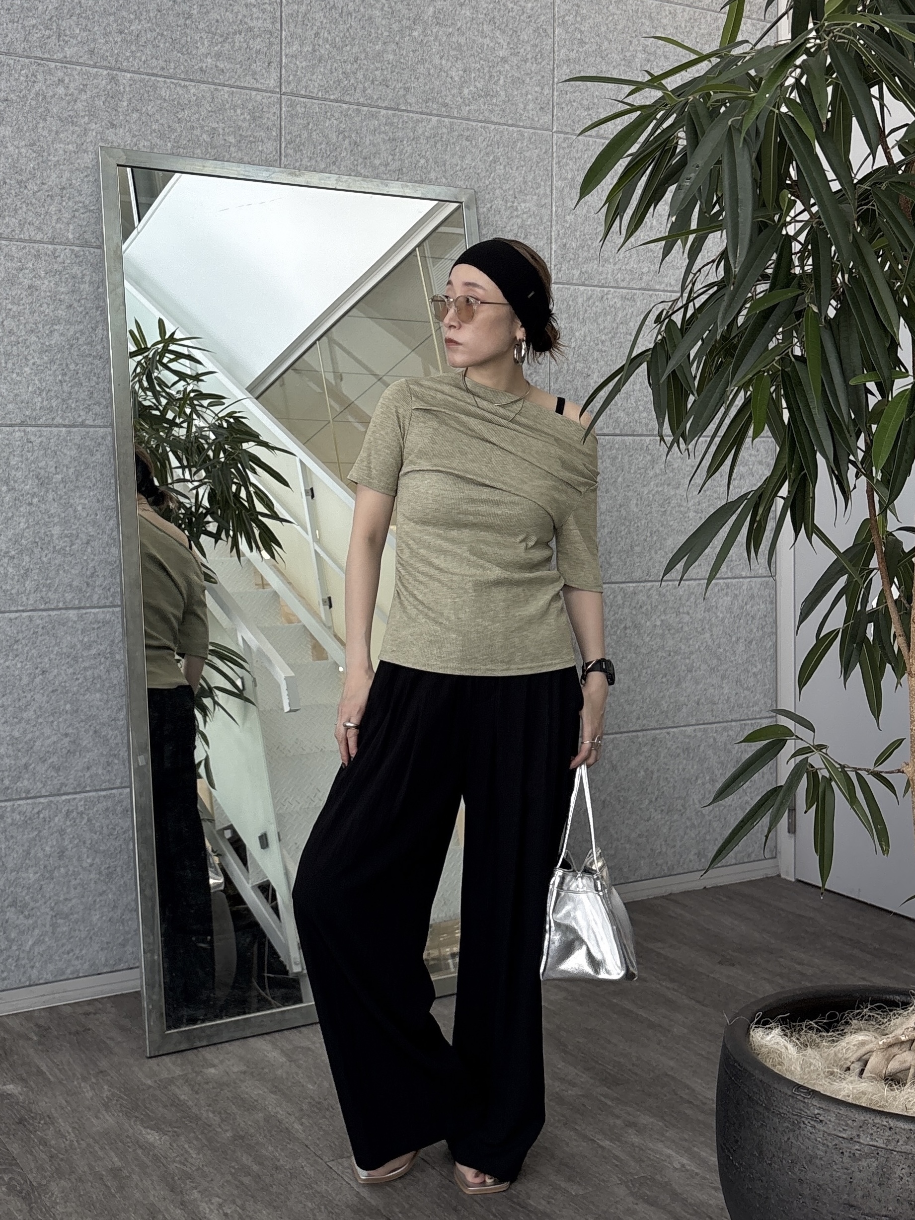 kotakiさんの「INDIVI｜オフショルハーフスリーブカットソー」を使ったコーディネート
