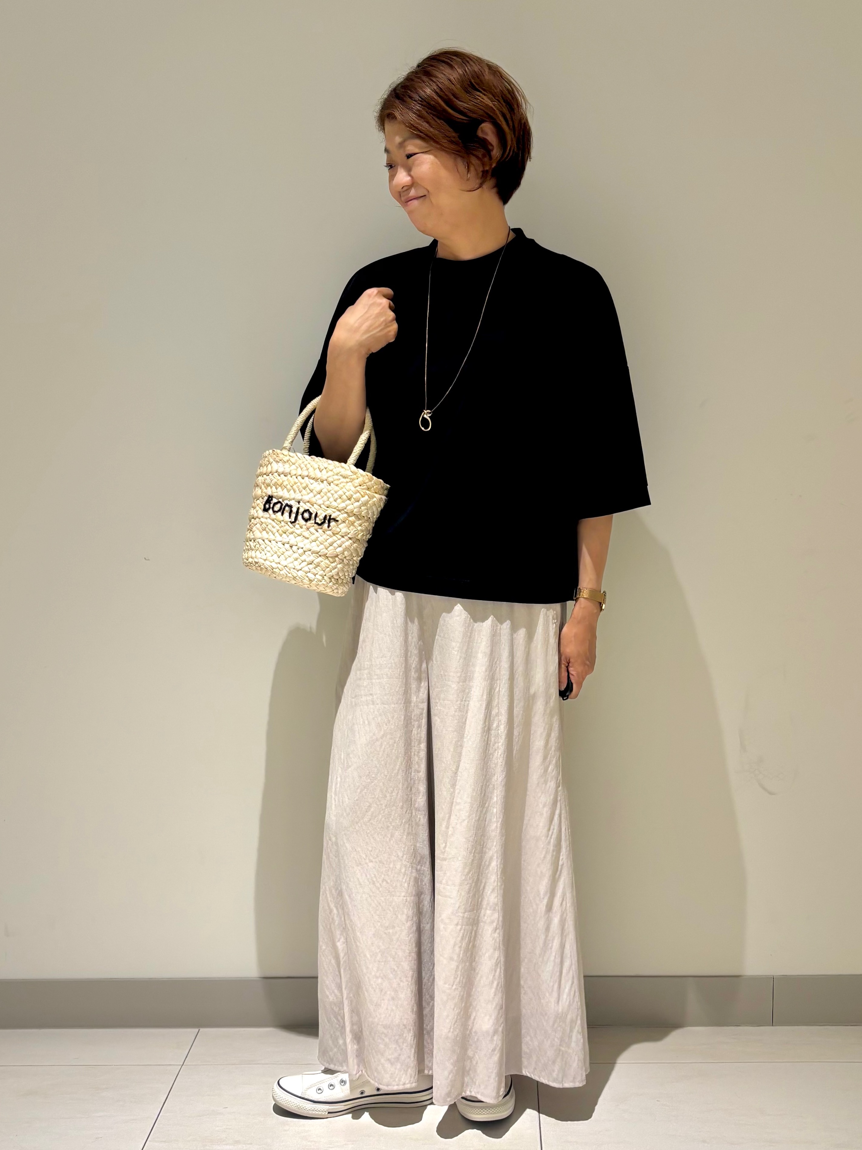 Haruさんの「Dessin｜【新色追加/体型カバー】美光沢カットソーボクシーシルエット」を使ったコーディネート