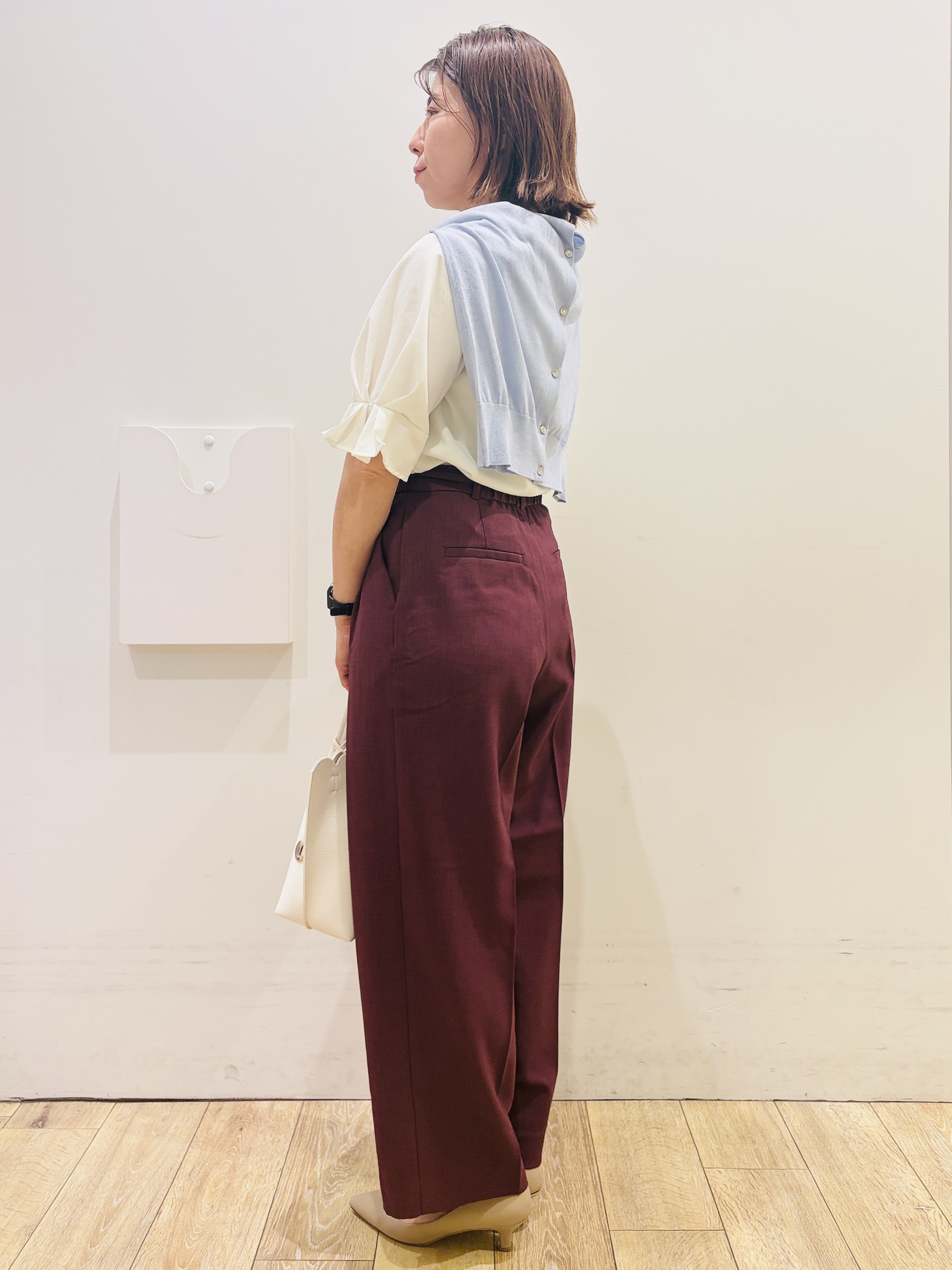 YUKOさんの「index｜【接触冷感】タックパフスリーブブラウス《吸水速乾／防シワ／洗濯機OK／XS～3L／6col》」を使ったコーディネート