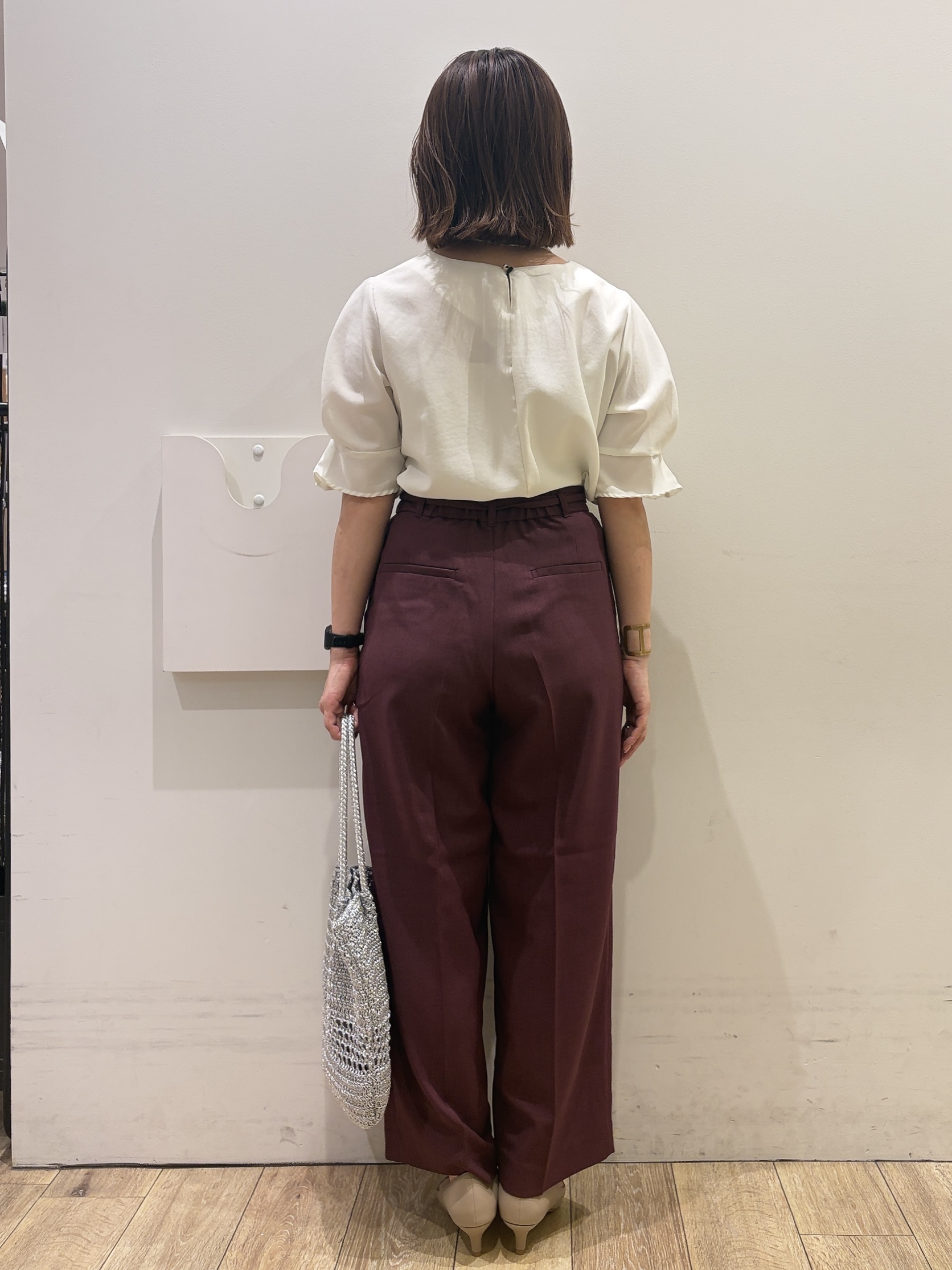 YUKOさんの「index｜【接触冷感】タックパフスリーブブラウス《吸水速乾／防シワ／洗濯機OK／XS～3L／6col》」を使ったコーディネート