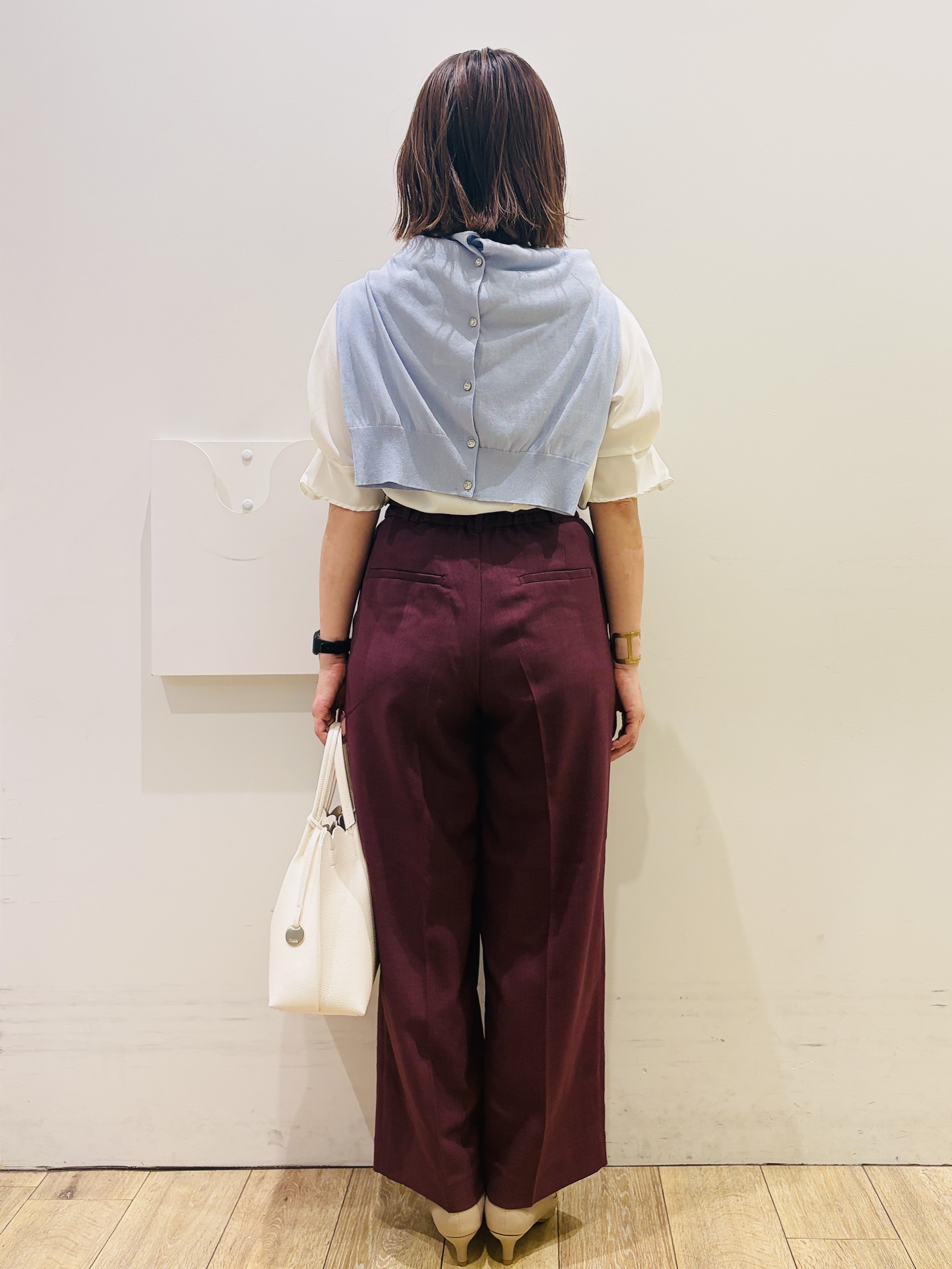 YUKOさんの「index｜【接触冷感】タックパフスリーブブラウス《吸水速乾／防シワ／洗濯機OK／XS～3L／6col》」を使ったコーディネート