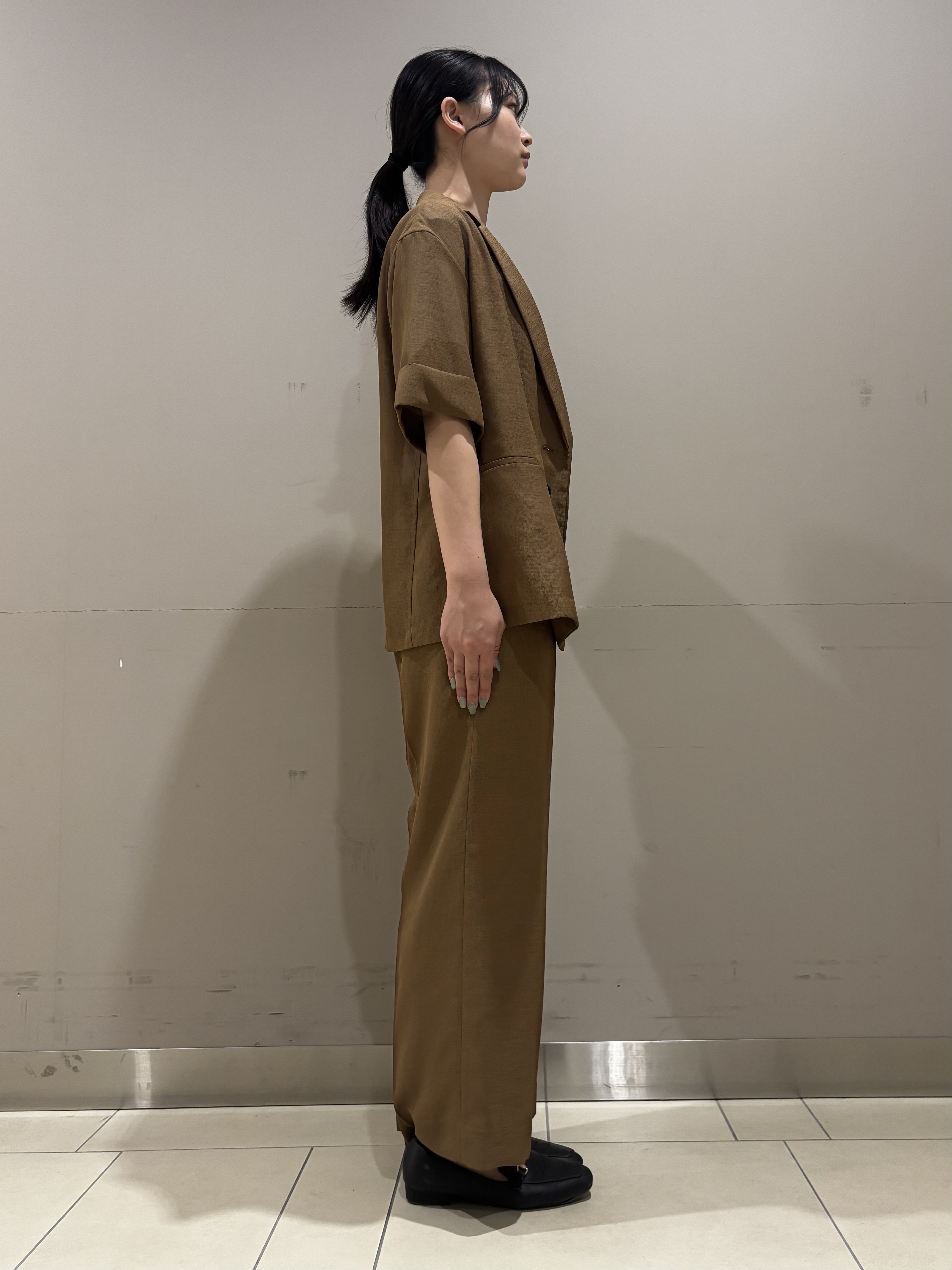 Misakiさんの「INDIVI｜【洗える／メッシュ素材／SETUP可能】半袖シアージャケット」を使ったコーディネート