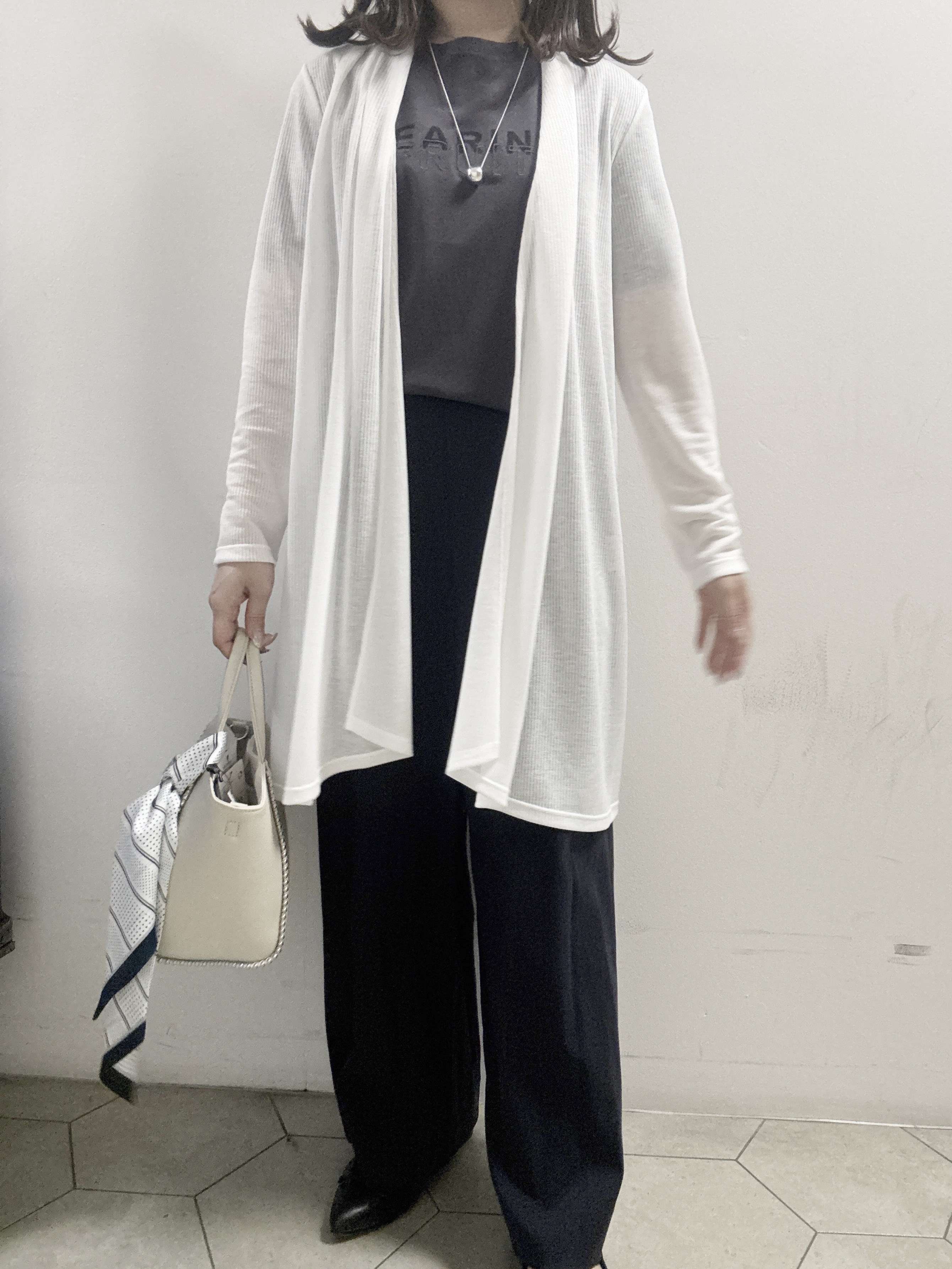 kahoさんの「INDIVI｜【洗える／アンサンブル可能】シアースストライプカーディガン」を使ったコーディネート