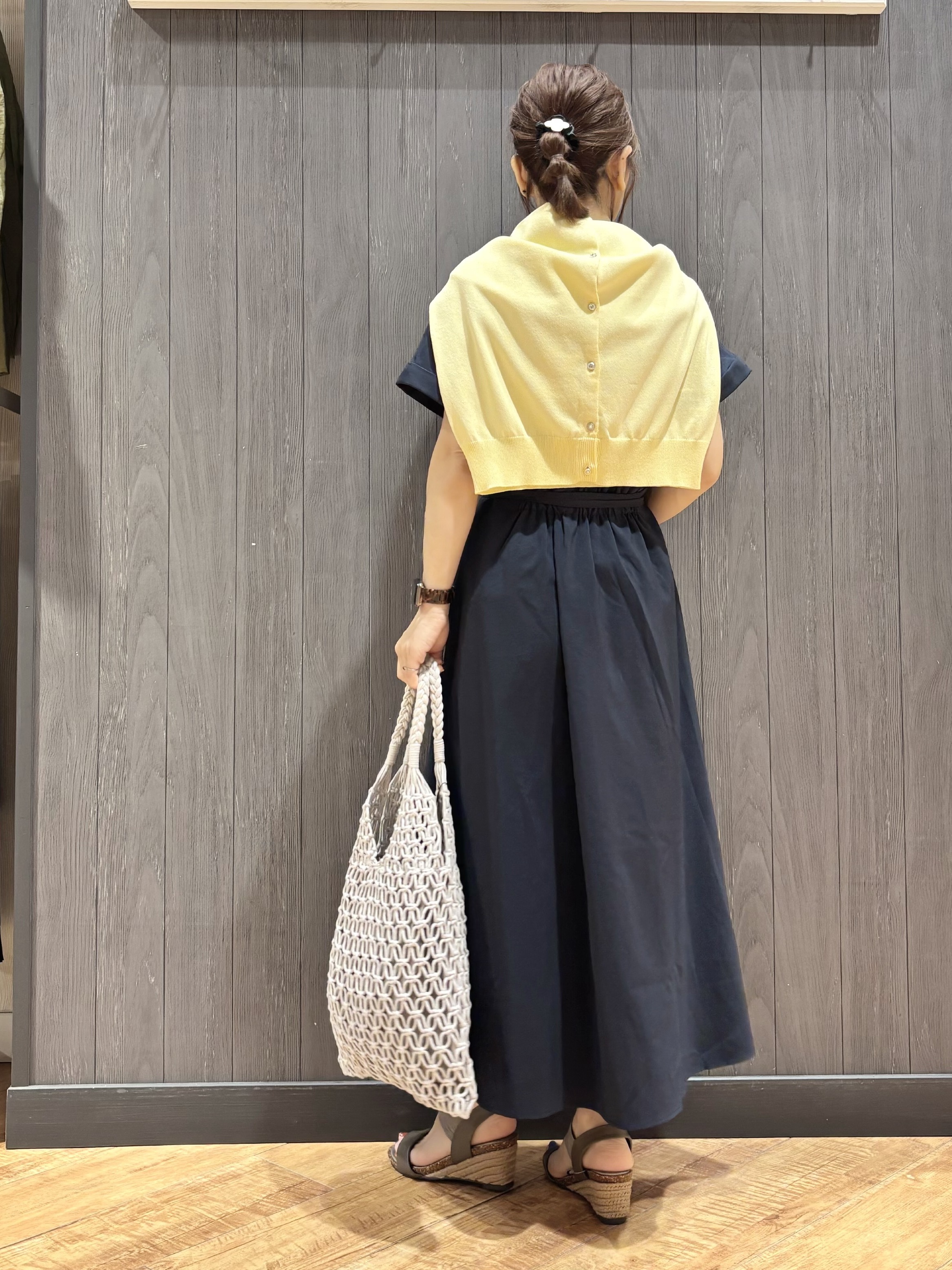 meiさんの「SHOO･LA･RUE｜【洗濯機可／洗濯後しわになりにくい】ウエストタックフレンチワンピース」を使ったコーディネート
