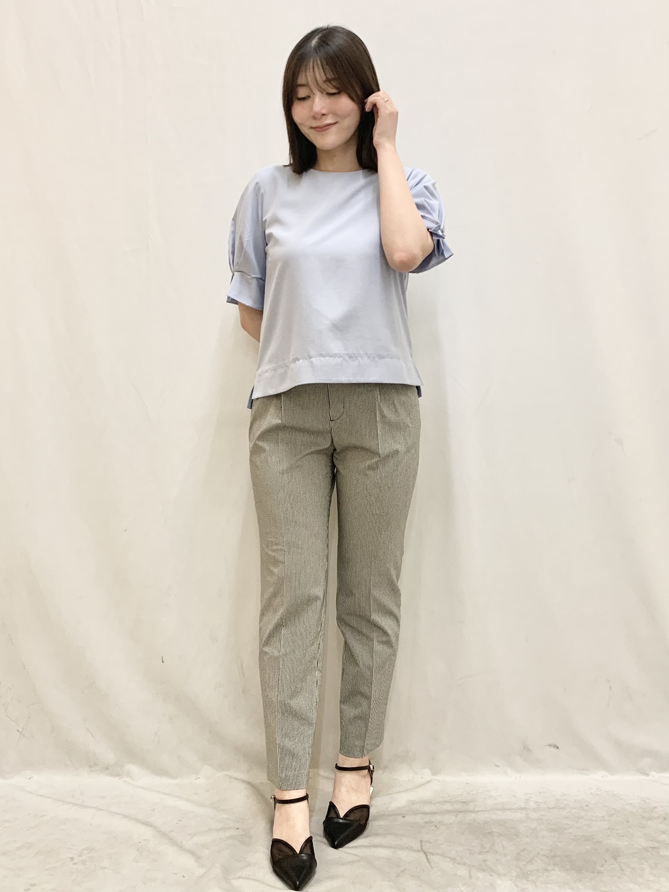 kasumiさんの「index｜【接触冷感】タックパフスリーブブラウス《吸水速乾／防シワ／洗濯機OK／XS～3L／6col》」を使ったコーディネート