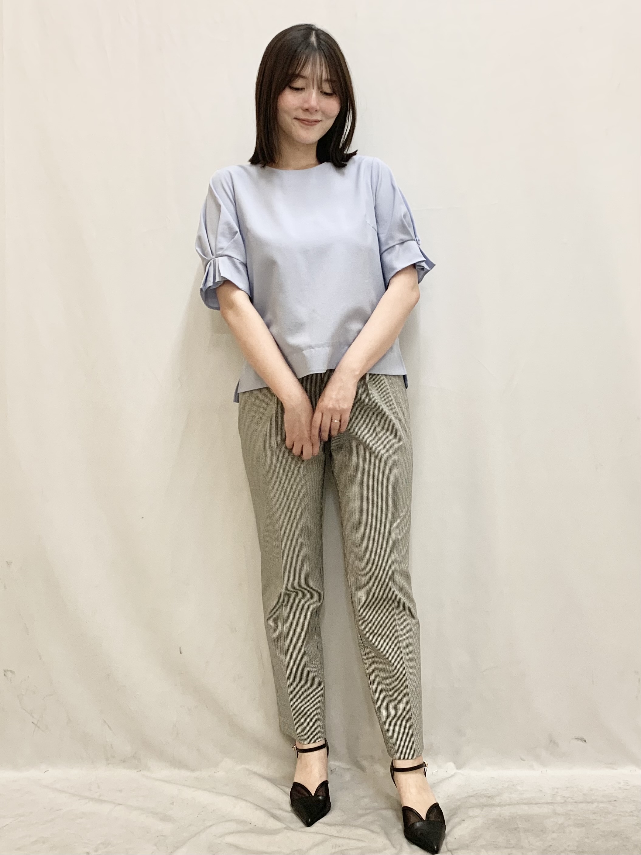 kasumiさんの「index｜【接触冷感】タックパフスリーブブラウス《吸水速乾／防シワ／洗濯機OK／XS～3L／6col》」を使ったコーディネート
