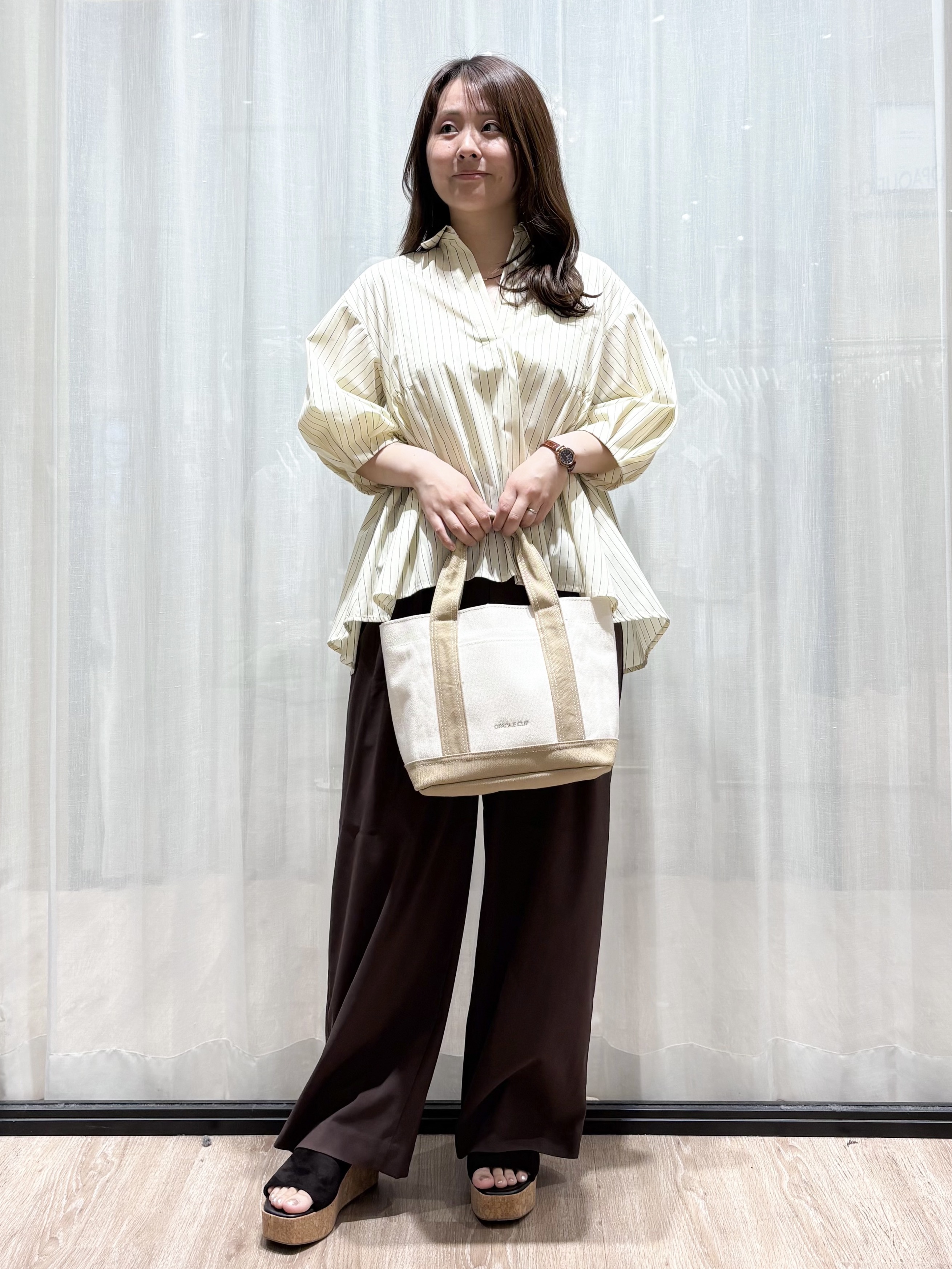 かなさんの「OPAQUE.CLIP｜スキッパーペプラムブラウス【洗濯機OK】」を使ったコーディネート
