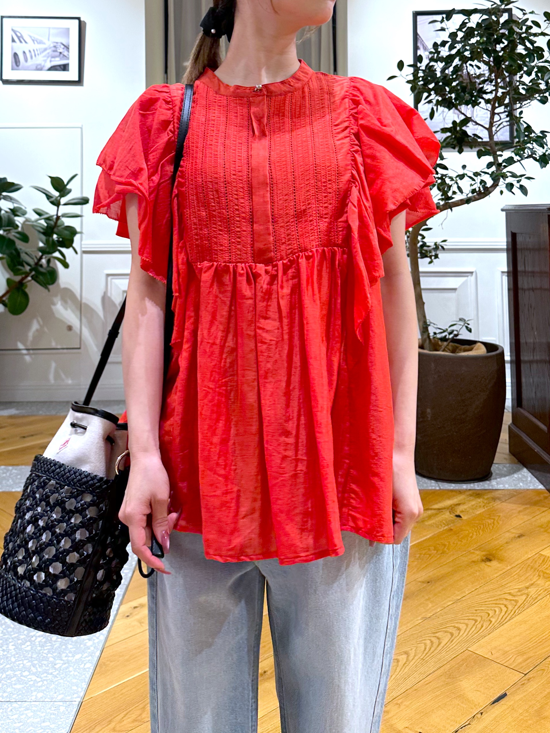 なべこさんの「DRESSTERIOR｜コットンシルク ラッフルスリーブ ブラウス」を使ったコーディネート