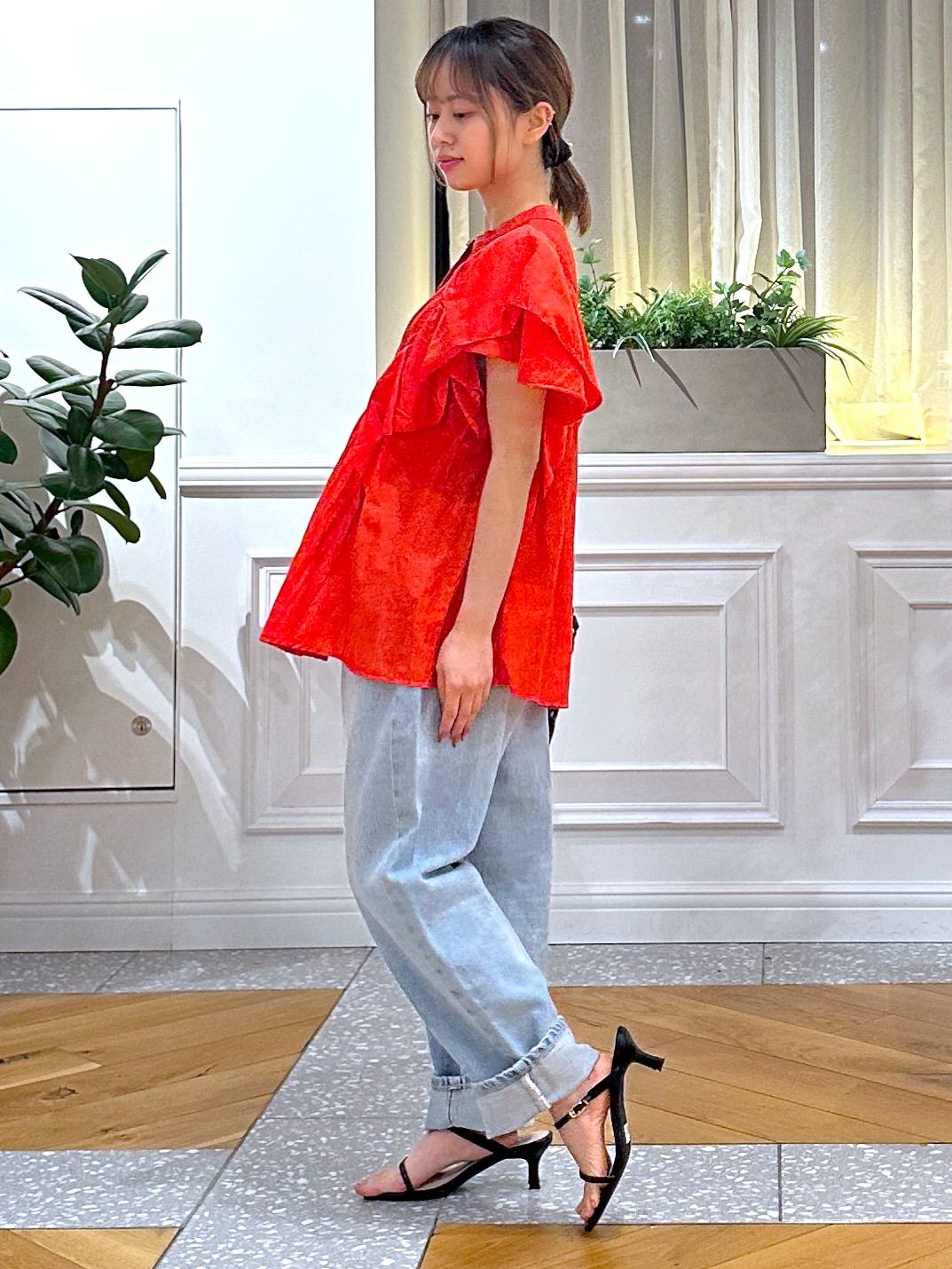 なべこさんの「DRESSTERIOR｜コットンシルク ラッフルスリーブ ブラウス」を使ったコーディネート