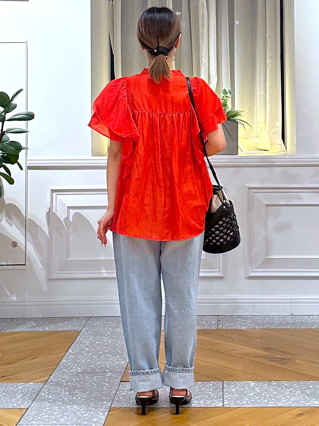 なべこさんの「DRESSTERIOR｜コットンシルク ラッフルスリーブ ブラウス」を使ったコーディネート