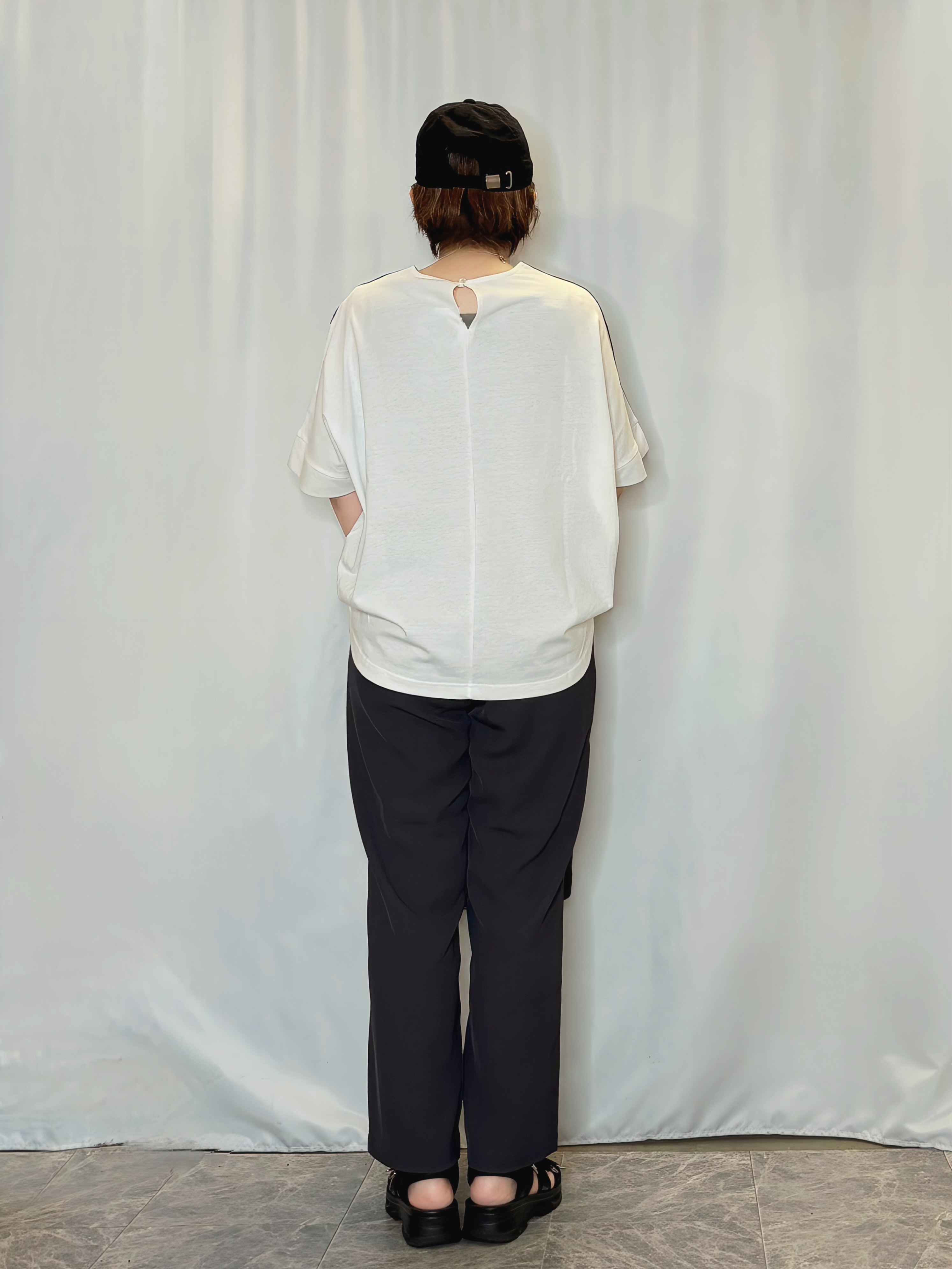 たみさんの「SHOO･LA･RUE｜【S-LL/洗濯機可】インしないで着られる ななめ3段切り替えトップス」を使ったコーディネート