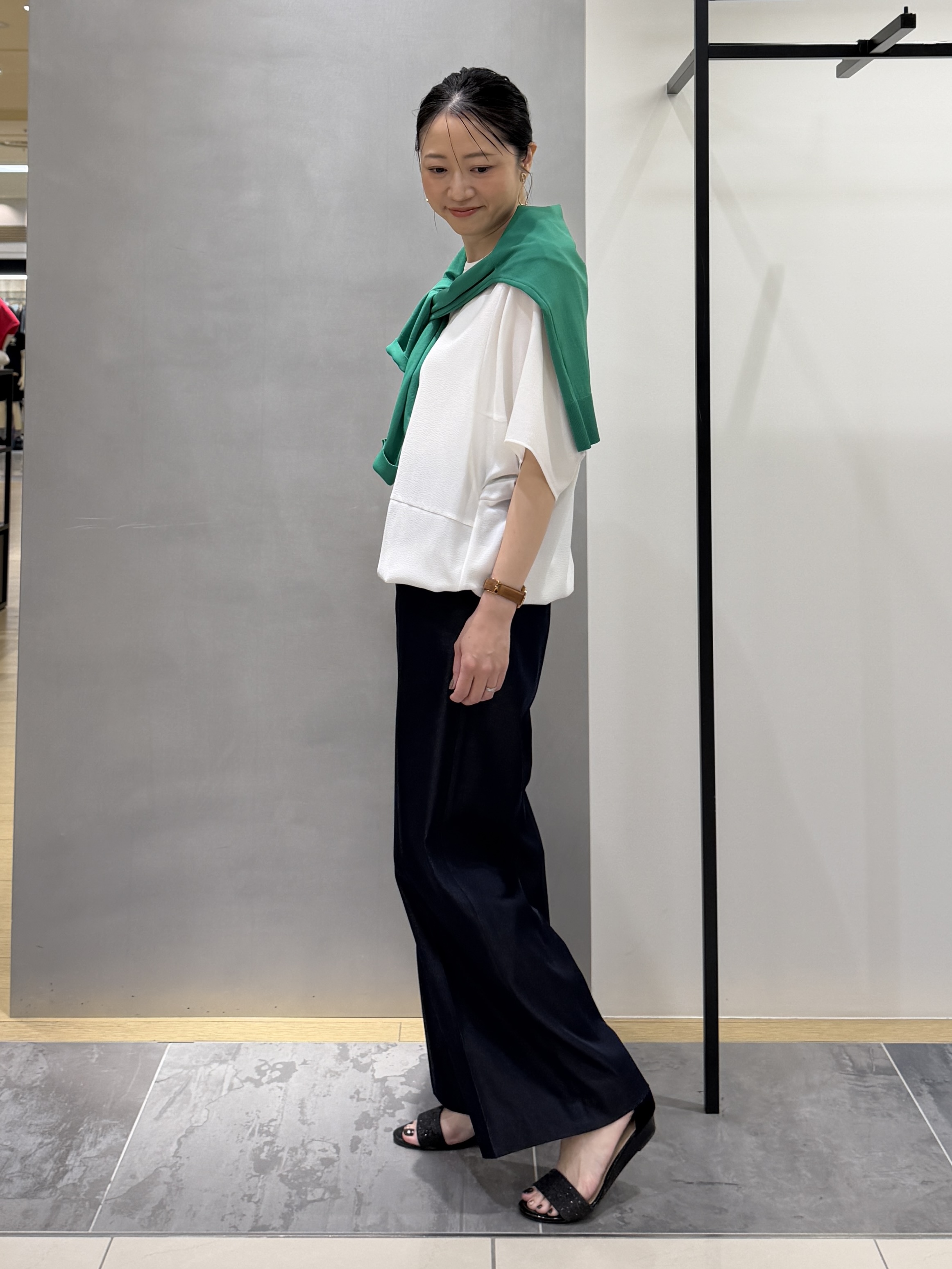 shihoさんの「INDIVI｜【洗える／2WAY／裾ドロスト付き】 ドルマンスリーブチュニックトップス」を使ったコーディネート