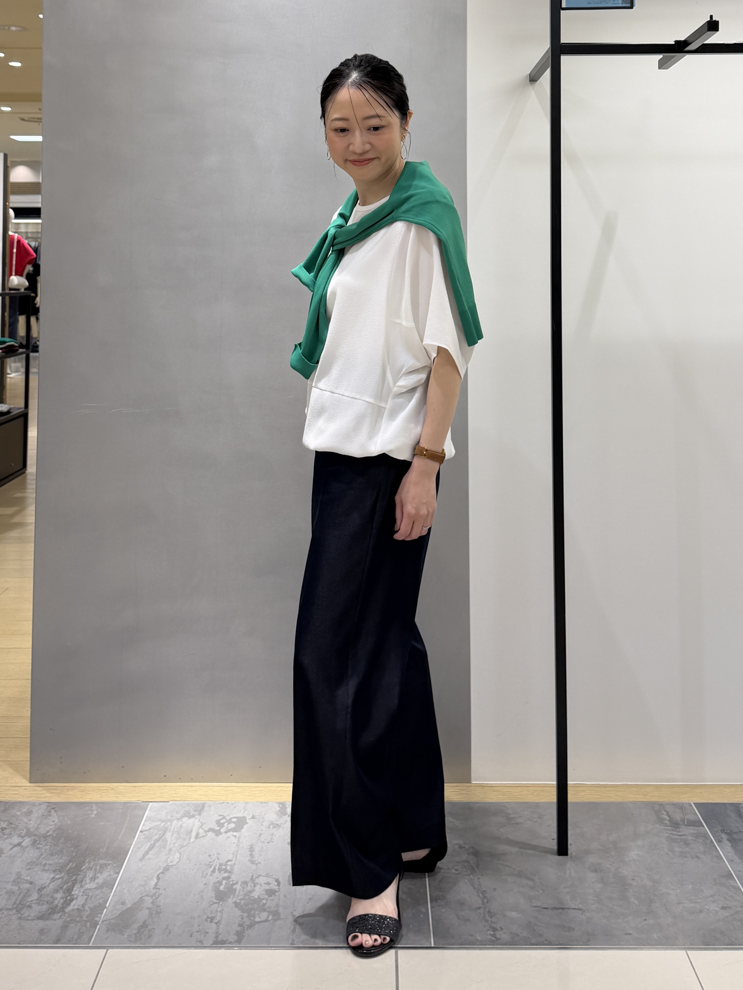 shihoさんの「INDIVI｜【洗える／2WAY／裾ドロスト付き】 ドルマンスリーブチュニックトップス」を使ったコーディネート