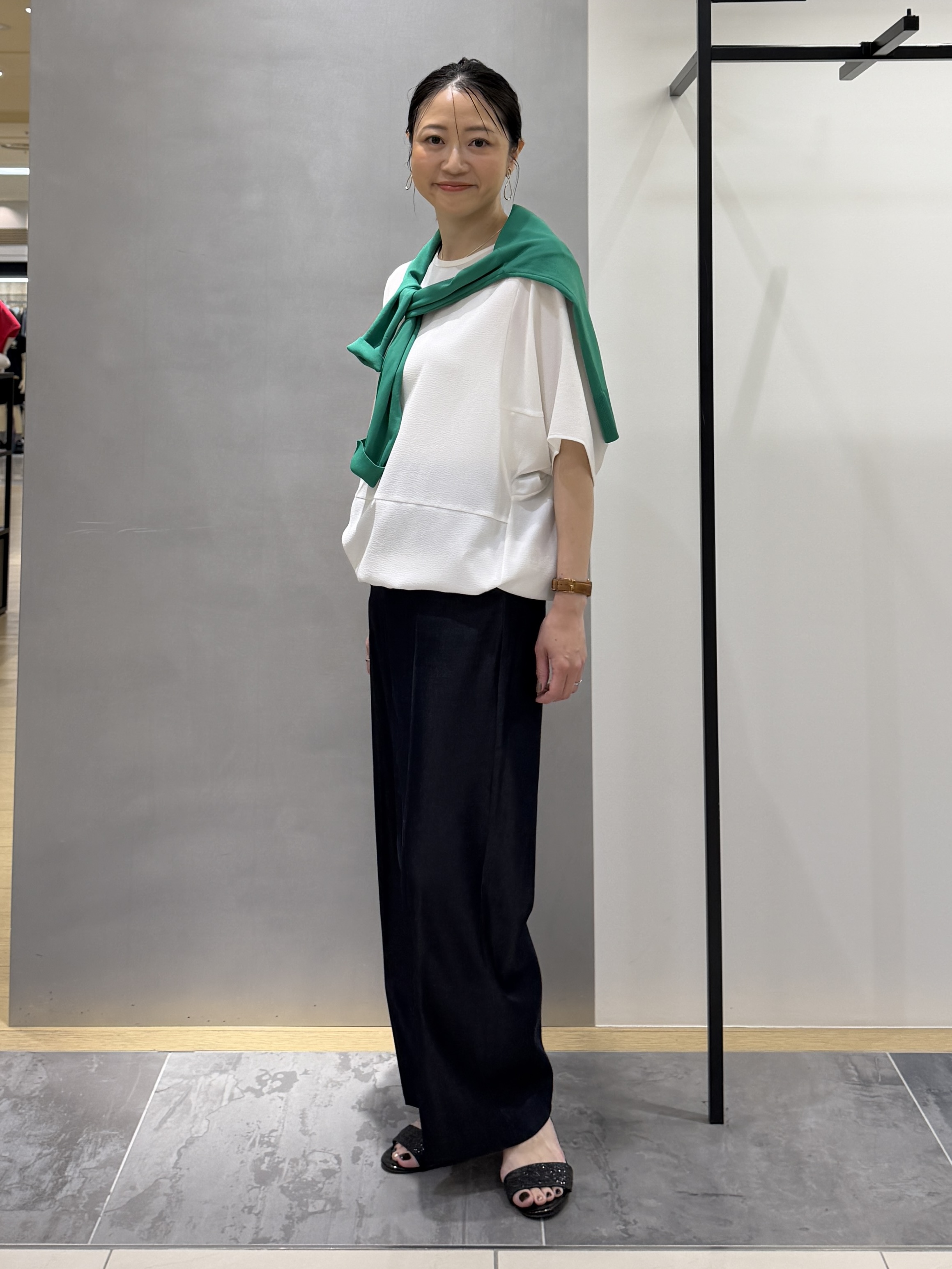 shihoさんの「INDIVI｜【洗える／2WAY／裾ドロスト付き】 ドルマンスリーブチュニックトップス」を使ったコーディネート