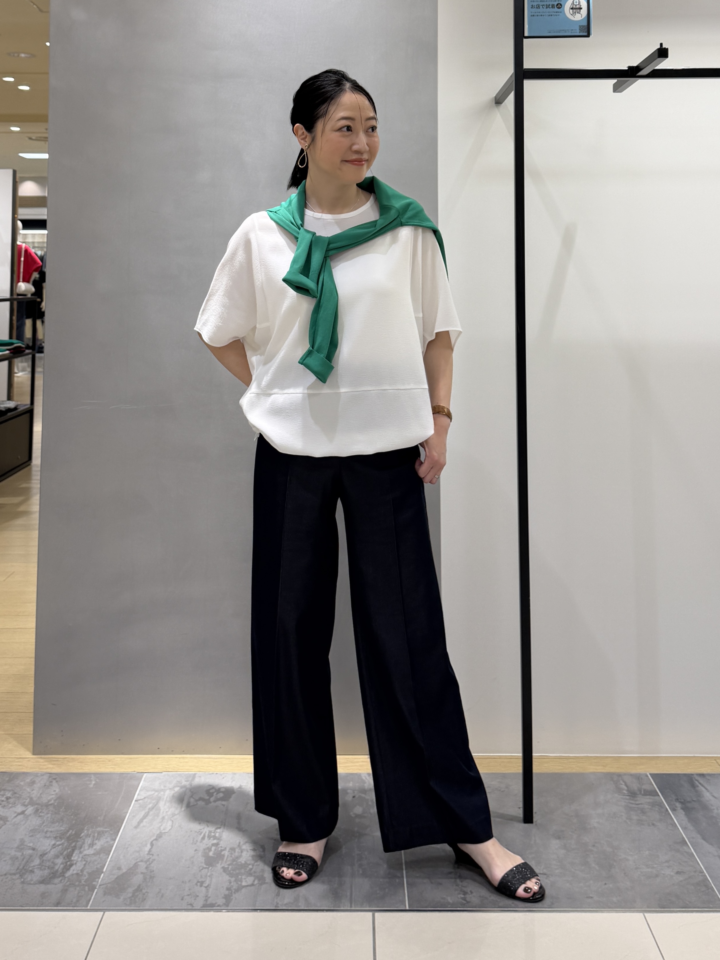 shihoさんの「INDIVI｜【洗える／2WAY／裾ドロスト付き】 ドルマンスリーブチュニックトップス」を使ったコーディネート