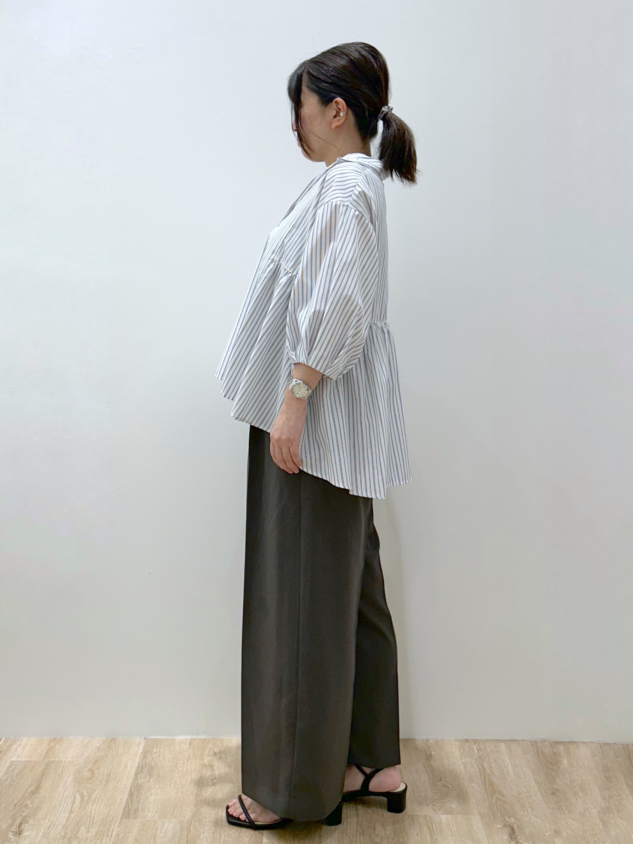 ひろみさんの「OPAQUE.CLIP｜スキッパーペプラムブラウス【洗濯機OK】」を使ったコーディネート