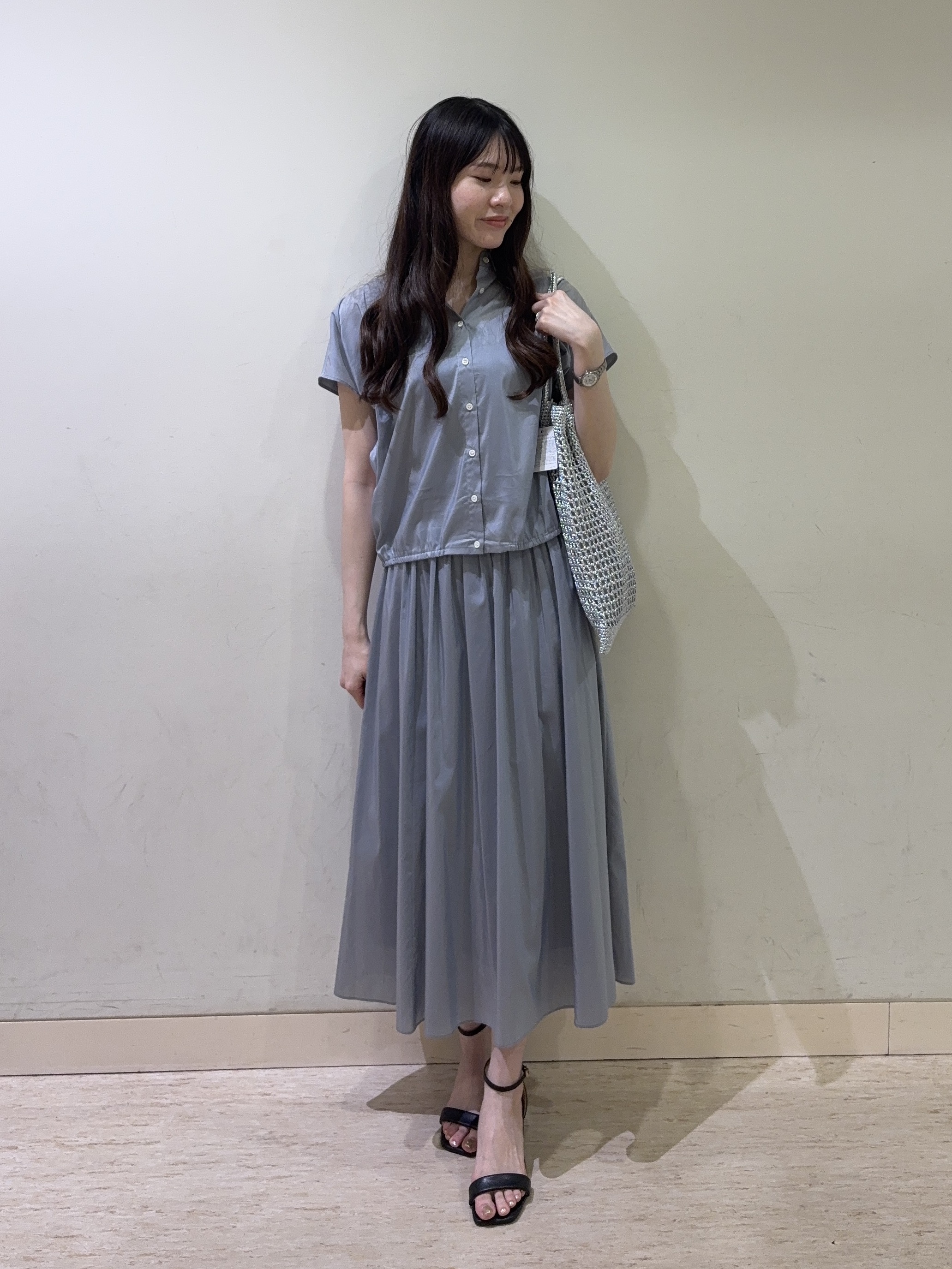 mayuさんの「UNTITLED｜【セットアップ可/軽量/清涼感】ローンギャザーブラウス」を使ったコーディネート