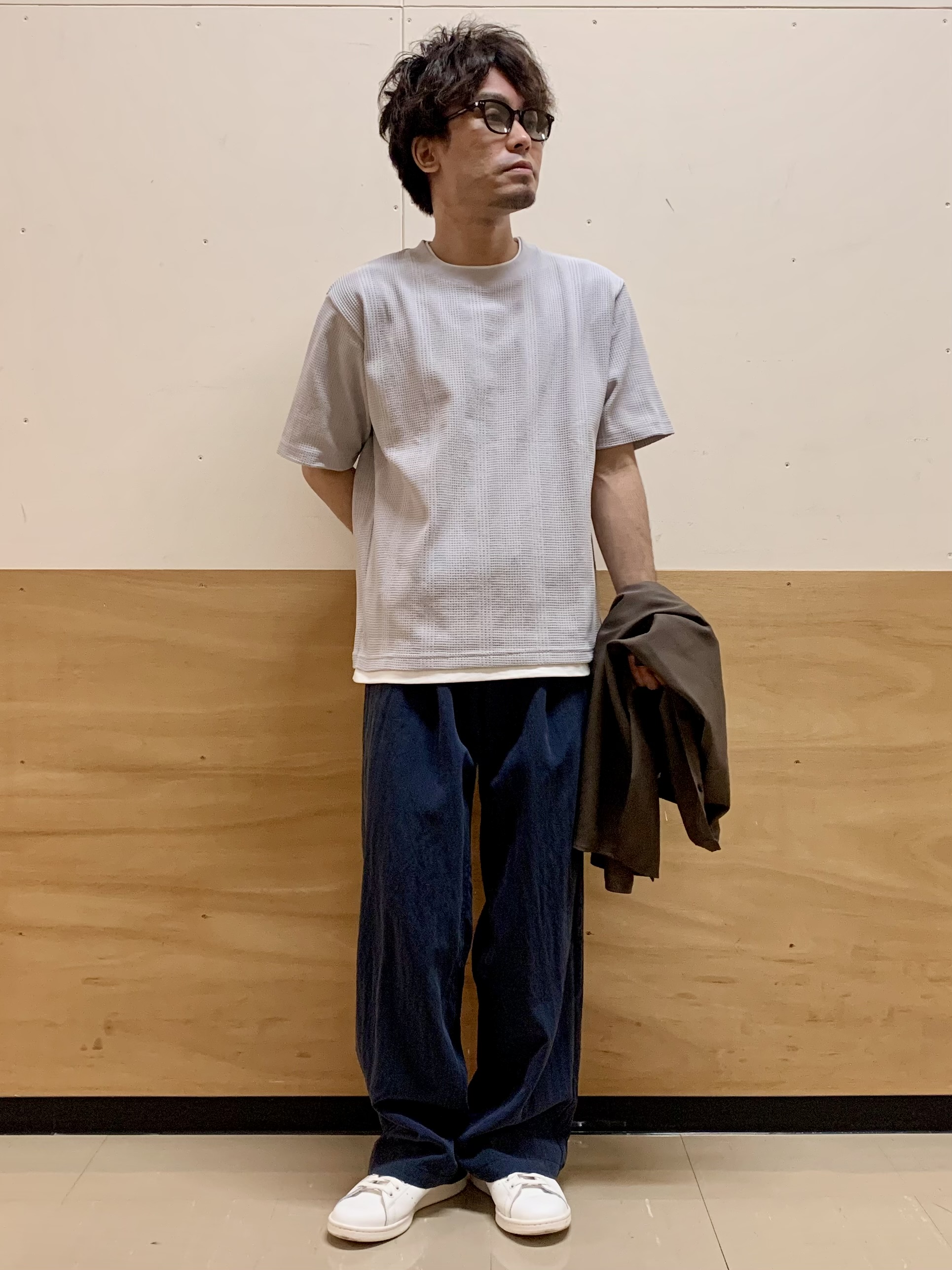 MATUさんの「THE SHOP TK｜LITE TEX バンドカラー半袖シャツ 接触冷感/吸水速乾/UVカット/アンチピリング/イージーケ」を使ったコーディネート