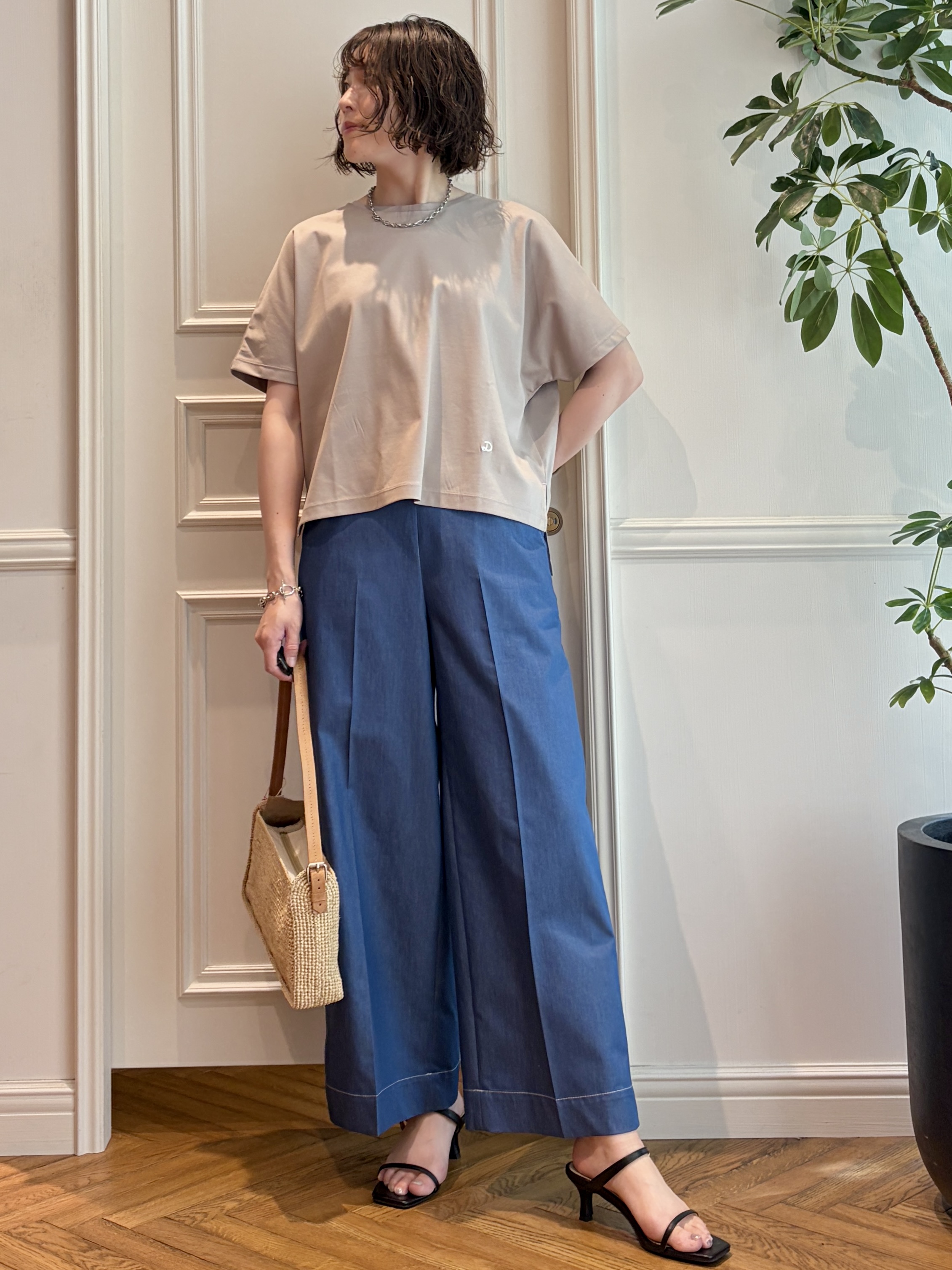 nakaoさんの「DRESSTERIOR｜【otonaMUSE5月号掲載】スキニーベルトサンダル」を使ったコーディネート