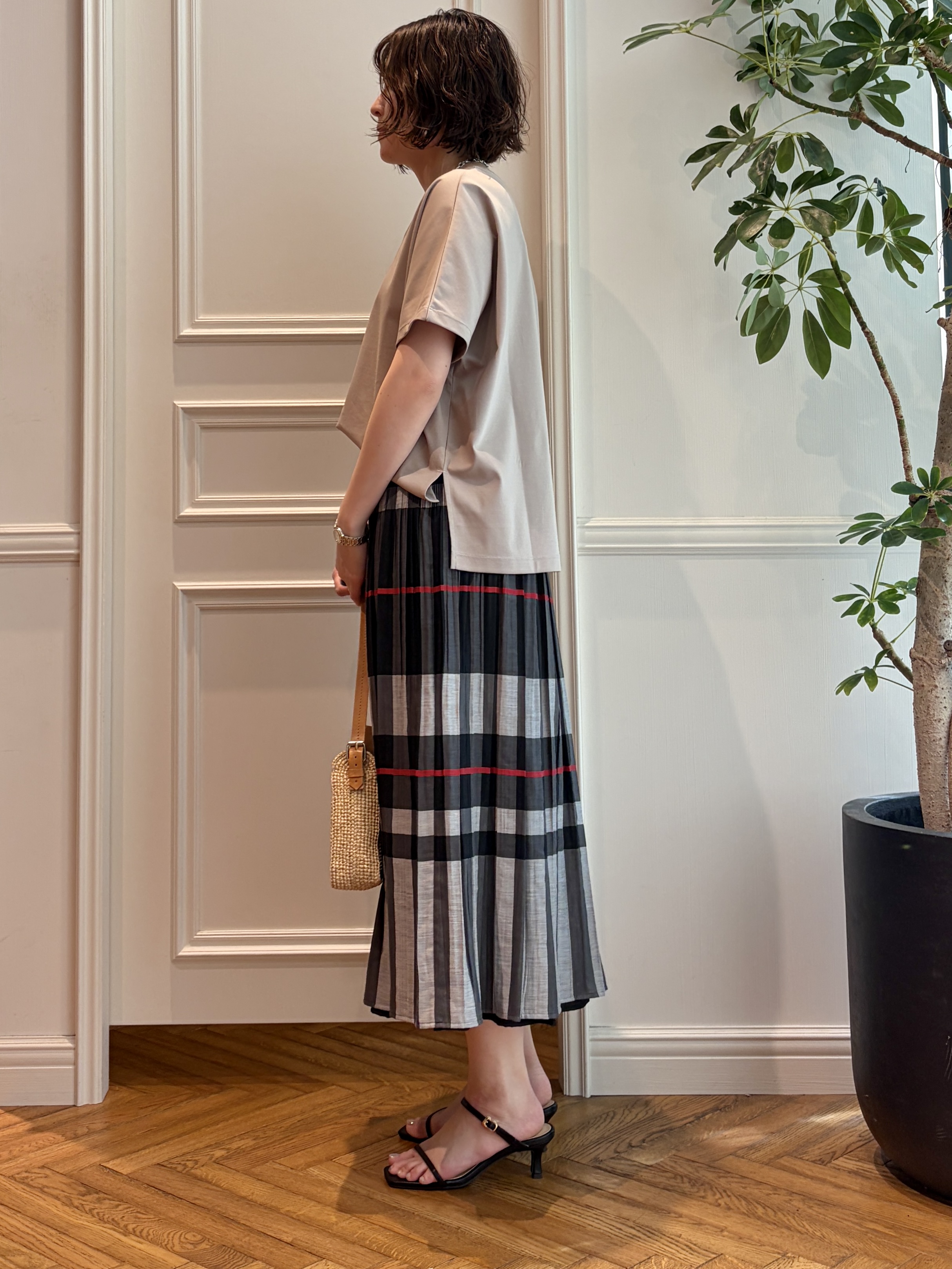 nakaoさんの「DRESSTERIOR｜【otonaMUSE5月号掲載】スキニーベルトサンダル」を使ったコーディネート